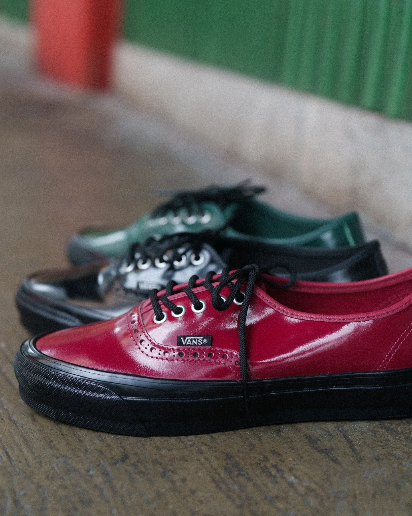 Icons, refined. OTW by Vans 遇上復古格調，亮面 OTW Authentic 44 