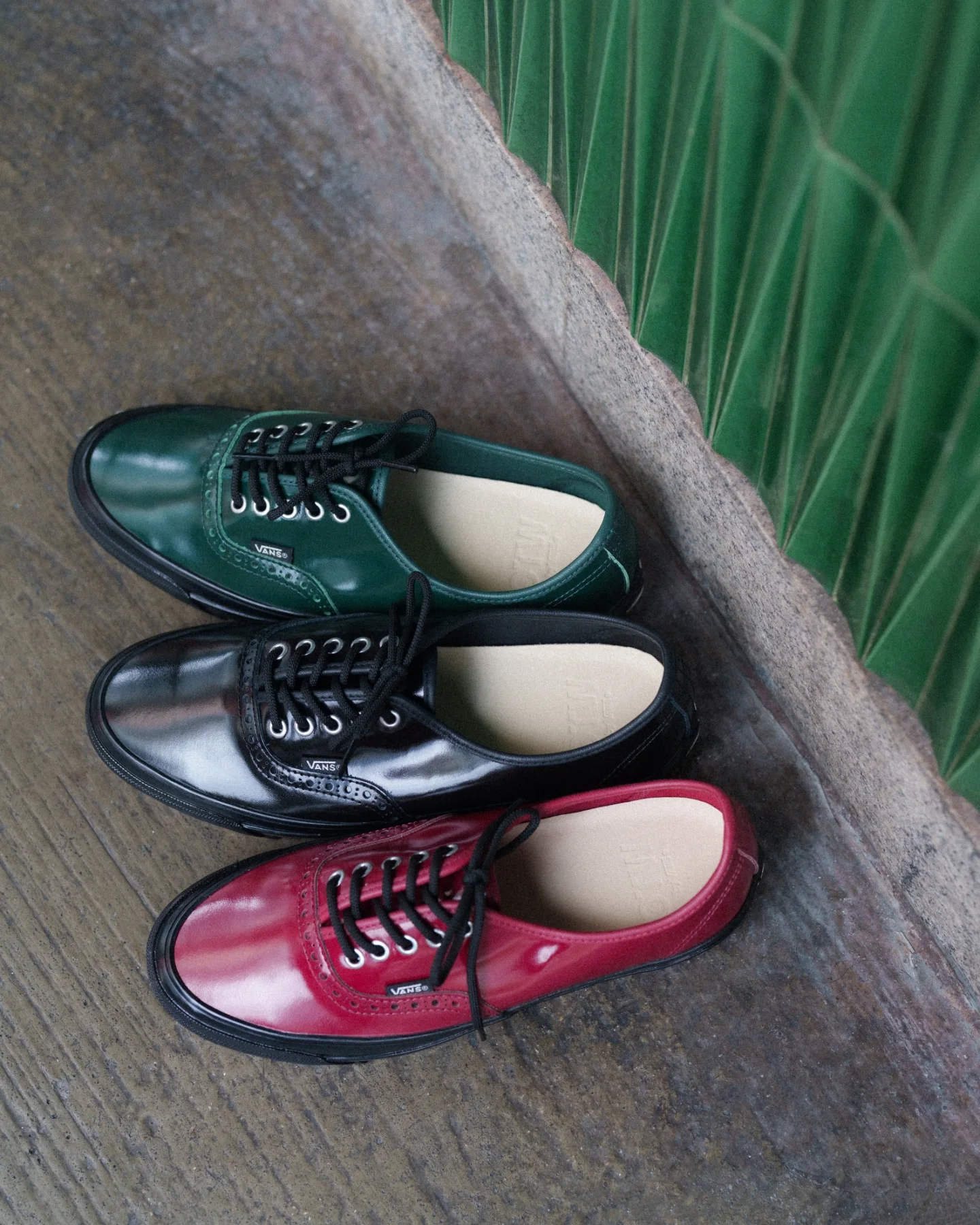 Icons, refined. OTW by Vans 遇上復古格調，亮面 OTW Authentic 44 