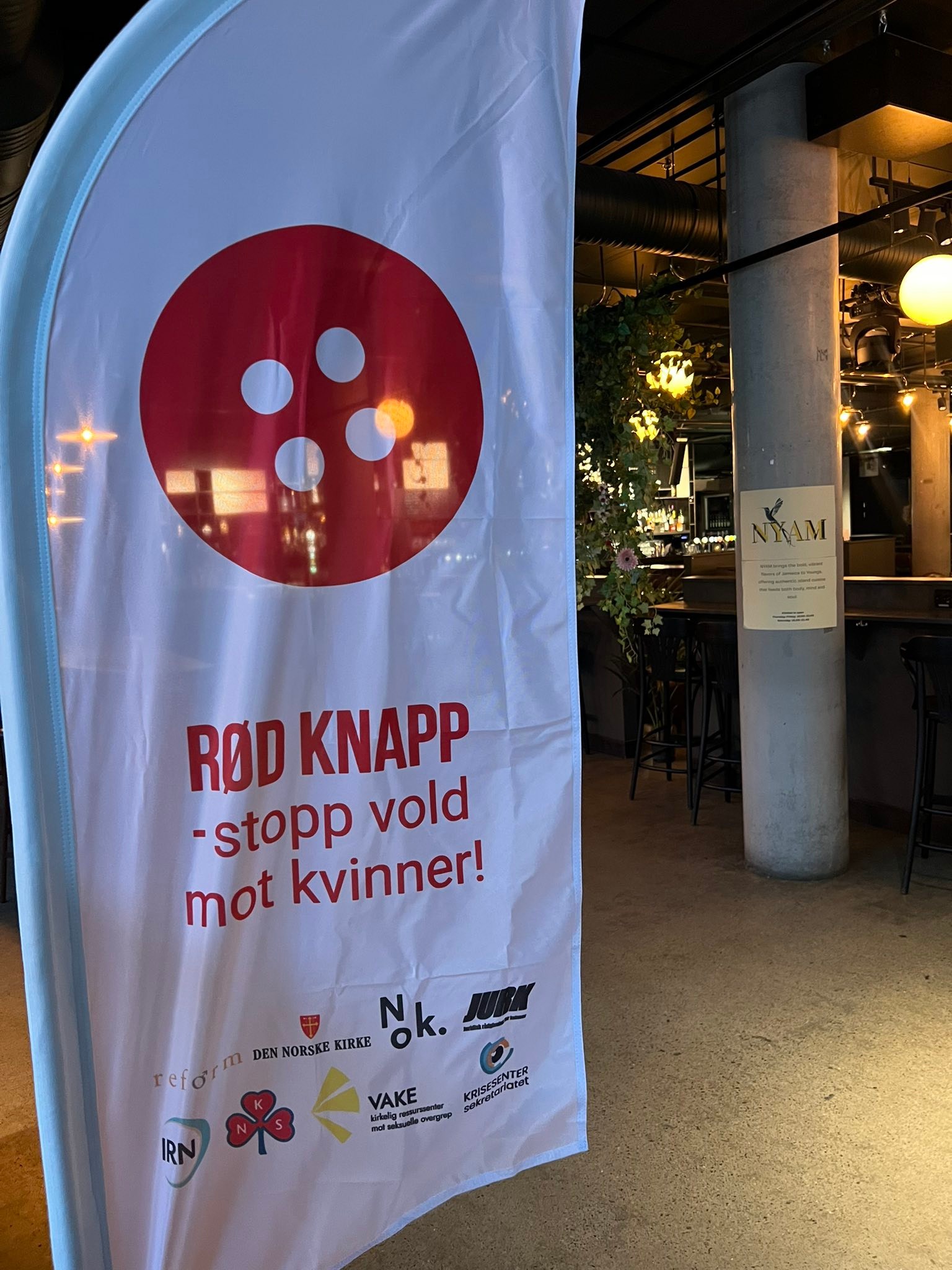 Rød Knapp - Stopp vold mot kvinner