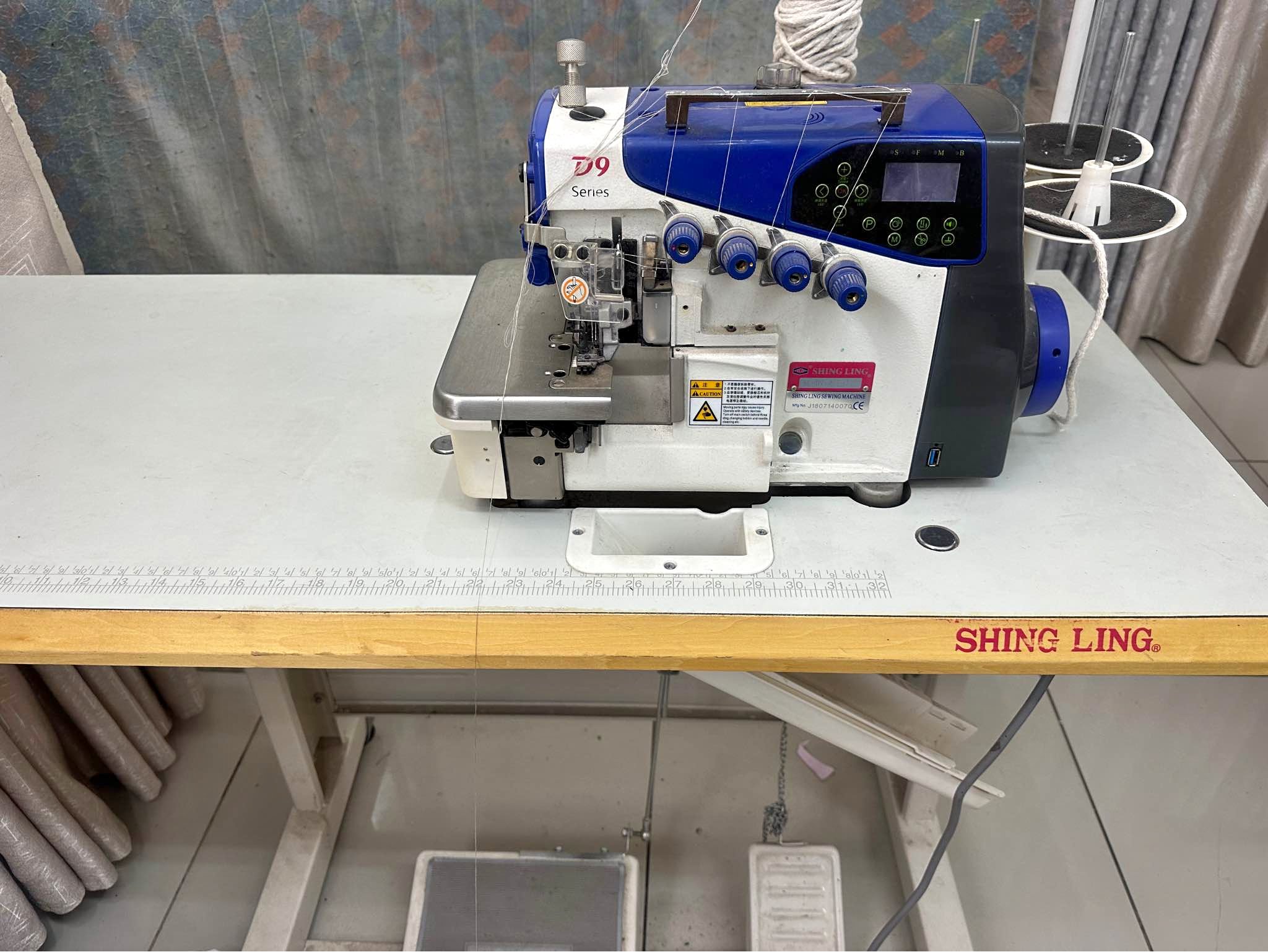 Industrial overlocking machine - Sewing Machines & Sergers - Pretoria ...