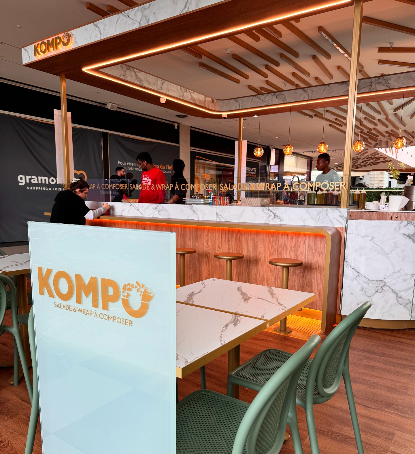 KOMPO - KOMPO added a new photo — at Centre Commercial...