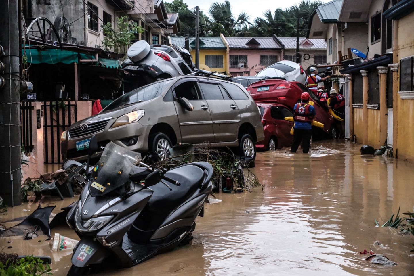 PTV - TINGNAN: Tulong-tulong at tanaw ang bayanihan sa mga residenteng ...