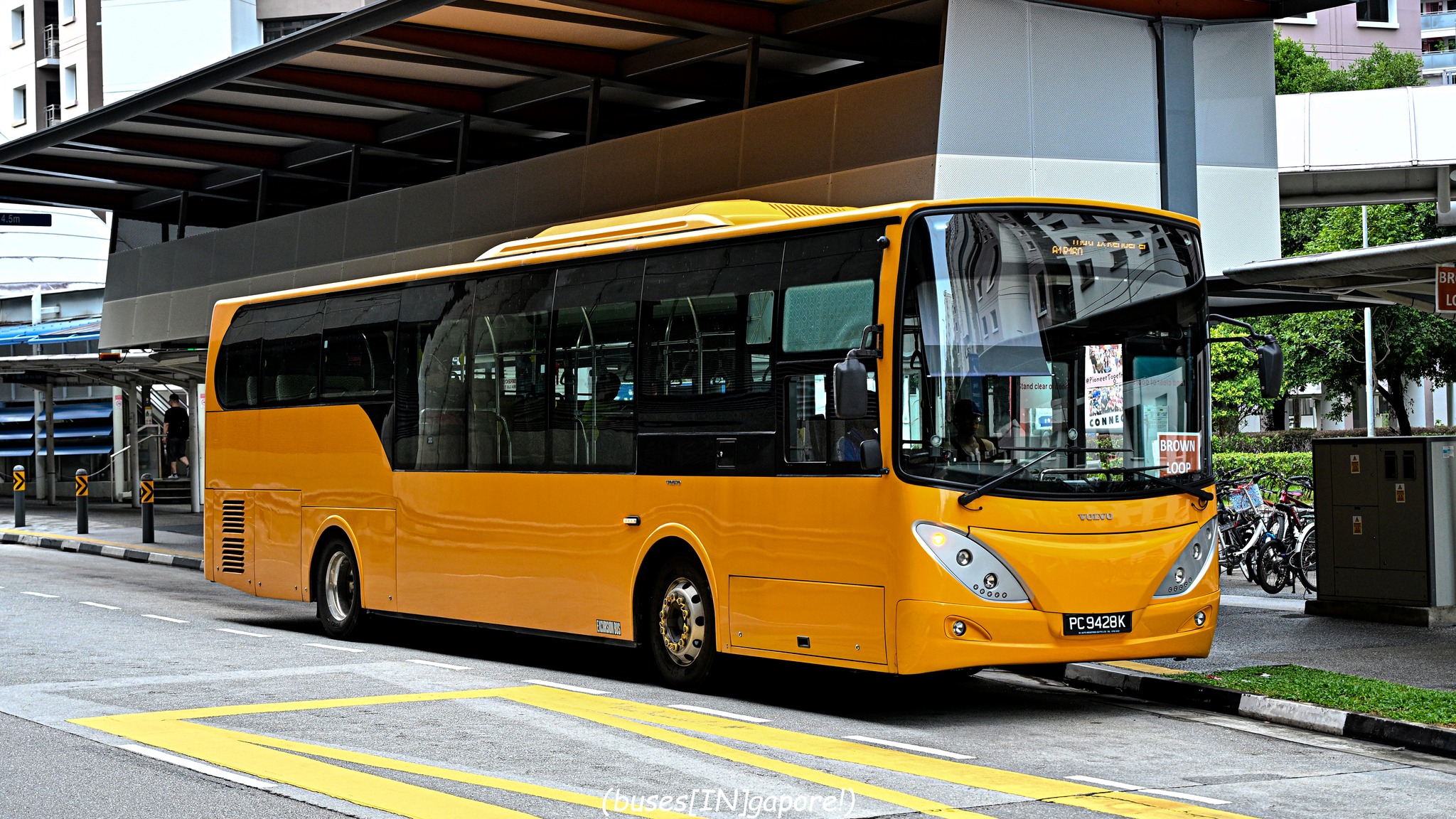 (buses[IN]gapore!) - A Nissan SP217N PDV (Personnel Decontamination ...