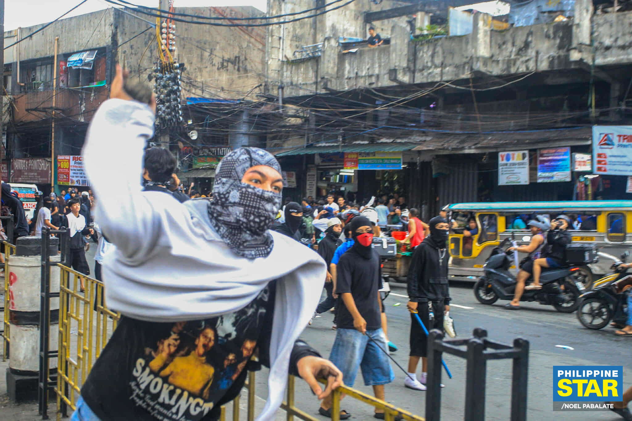 Philippine - Protesters clash with anti-riot police along Recto Avenue ...