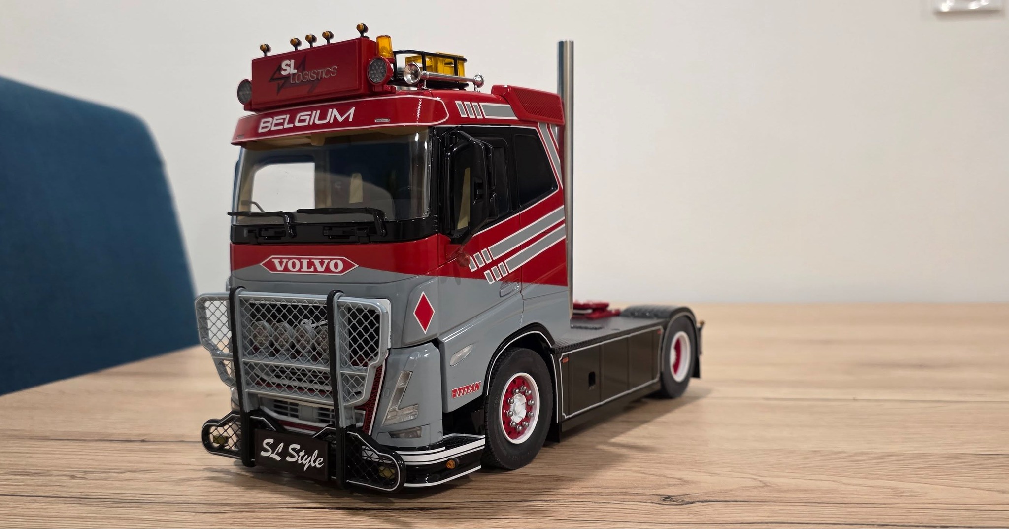 From Bruno Gautschi : Volvo FH16 610 6x2/4 