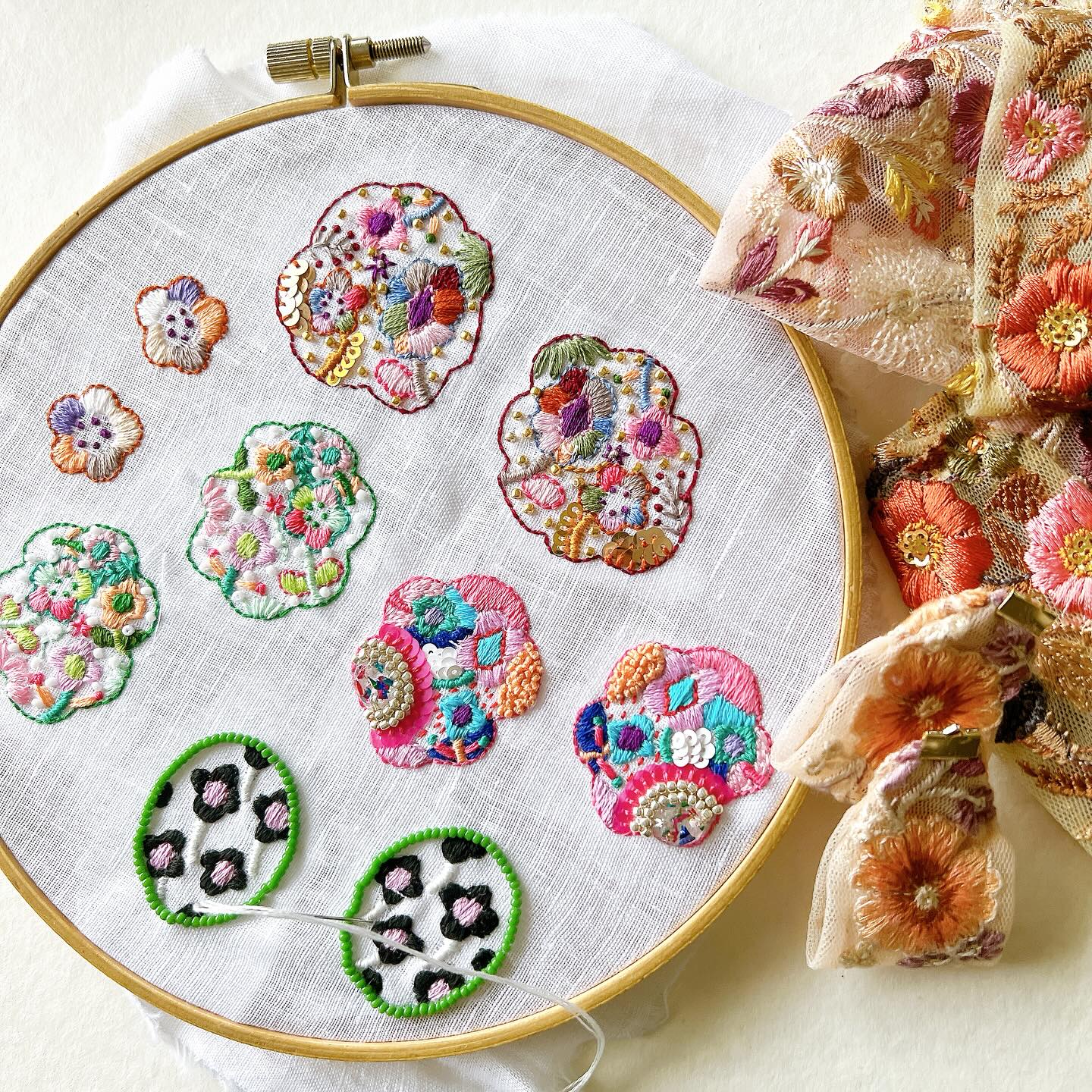 刺繍もりもり！ #刺繍ピアス#刺繍イヤリングハンドメイド