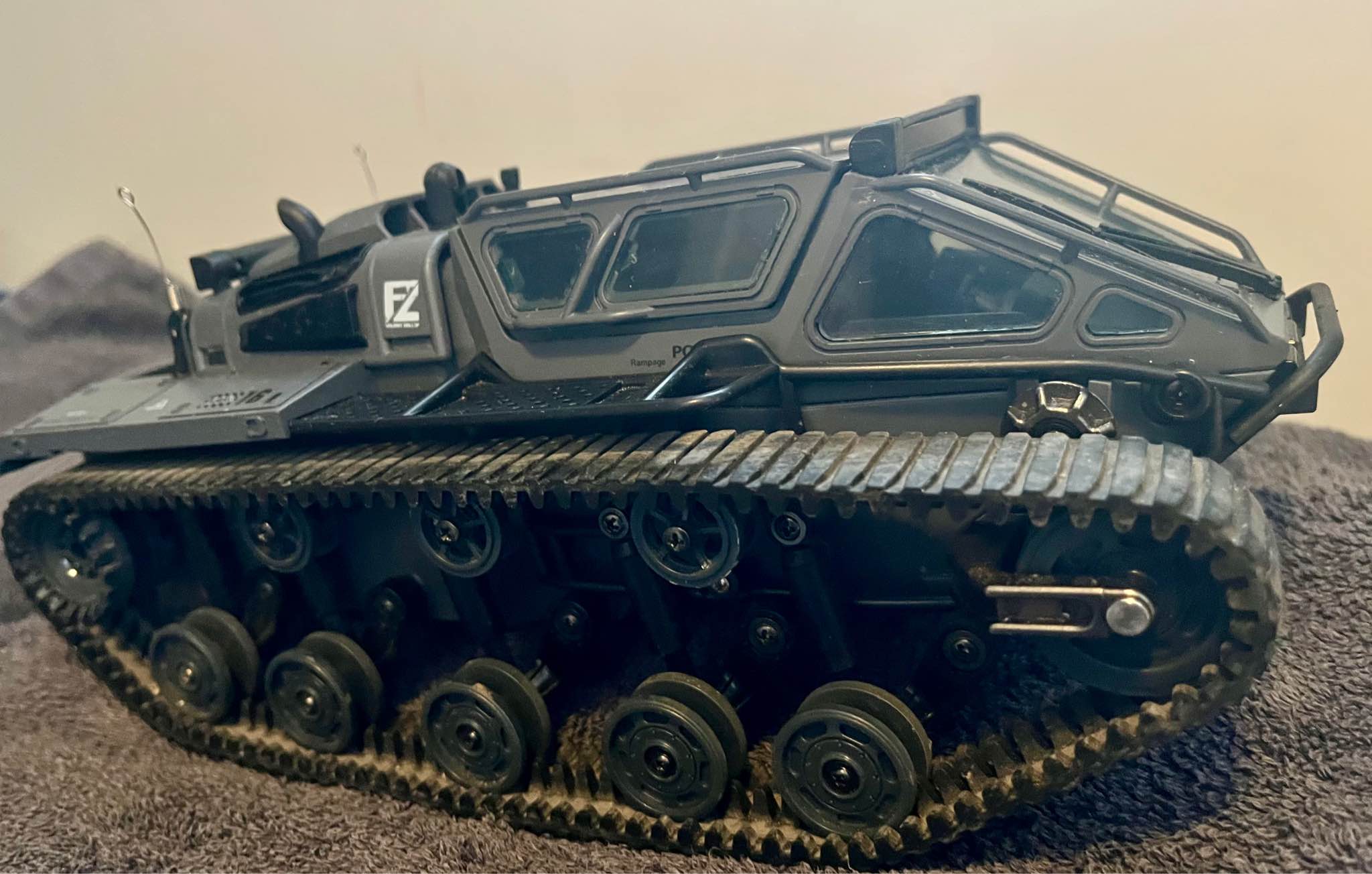 Ripsaw EV3-F4 rc tank - Remote Control Toys - Österskär, Stockholms Län ...