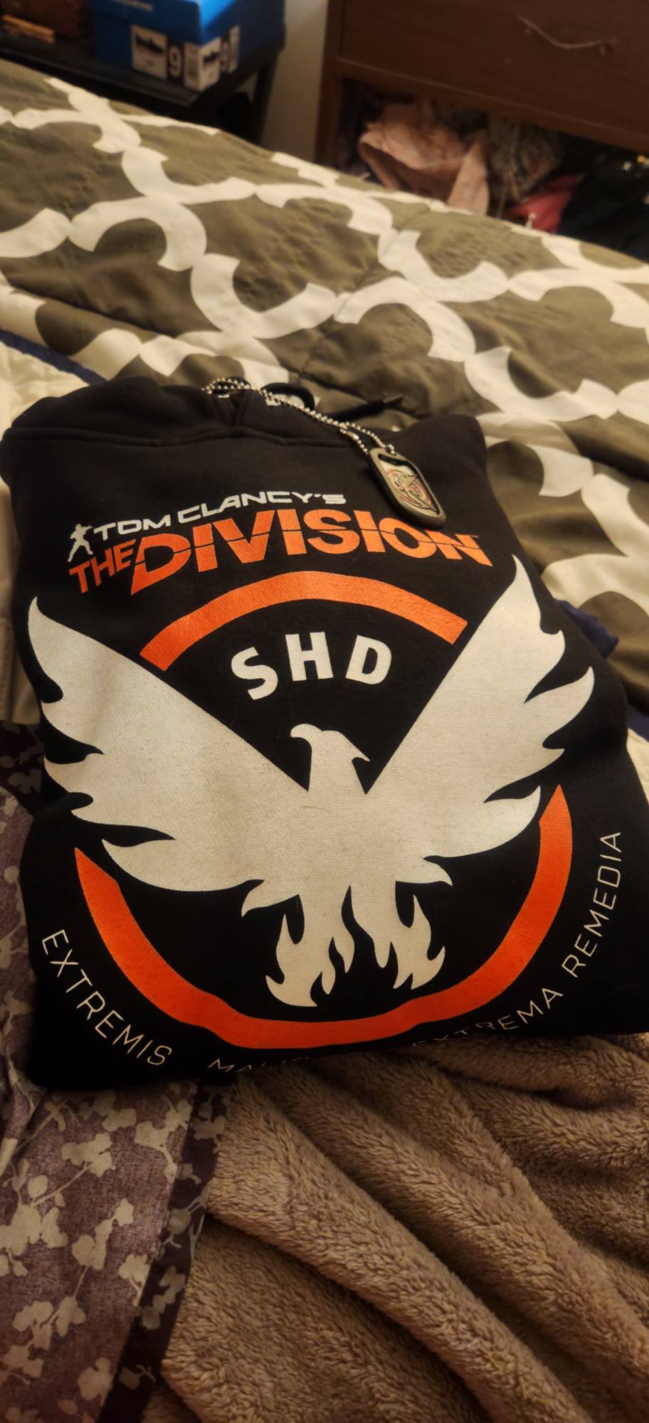 Take a look inside of the Phoenix Shield Collectors edition for