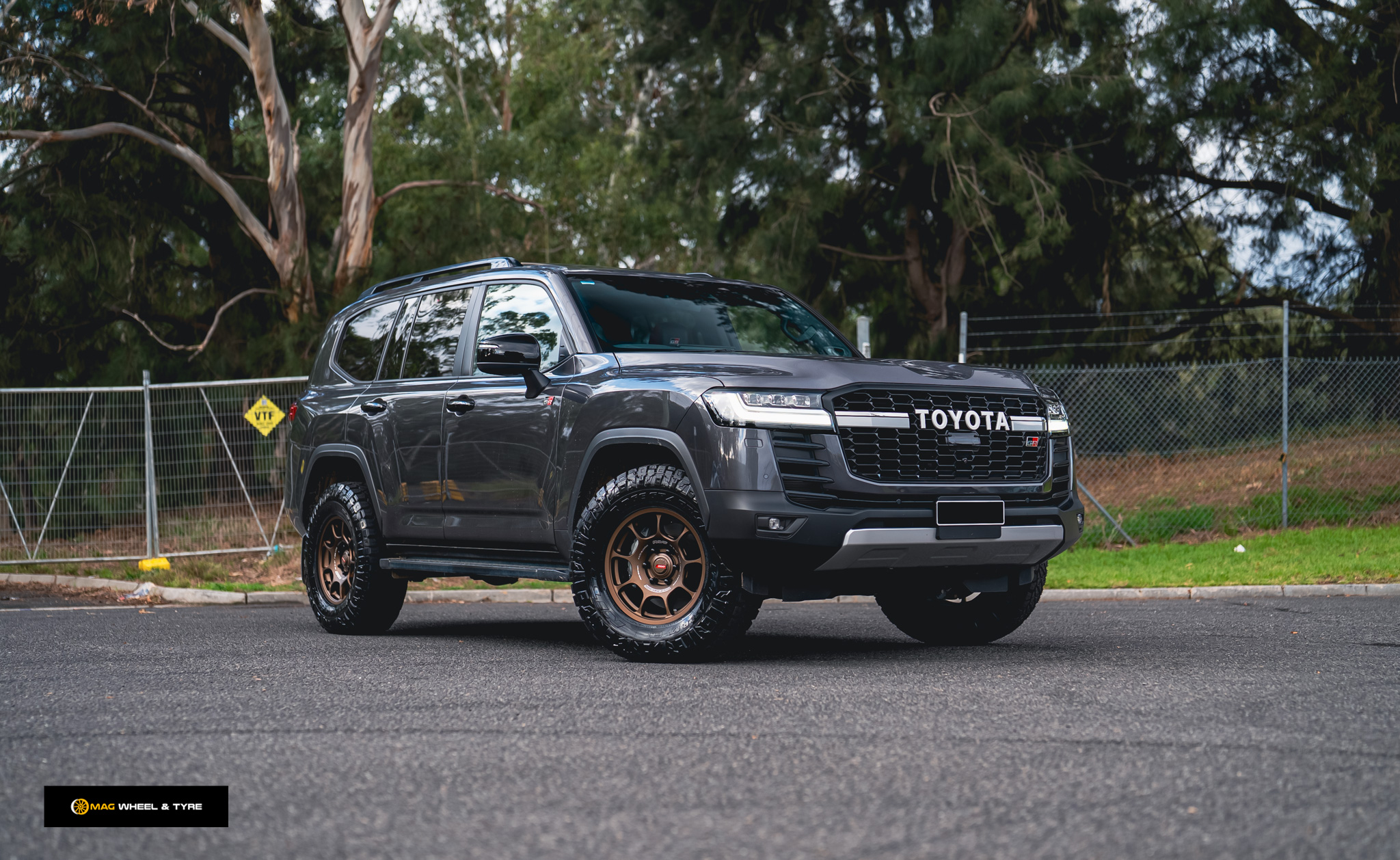 OMG. Toyota Landcruiser 300series owners! JDM Spec! 17inch Rays