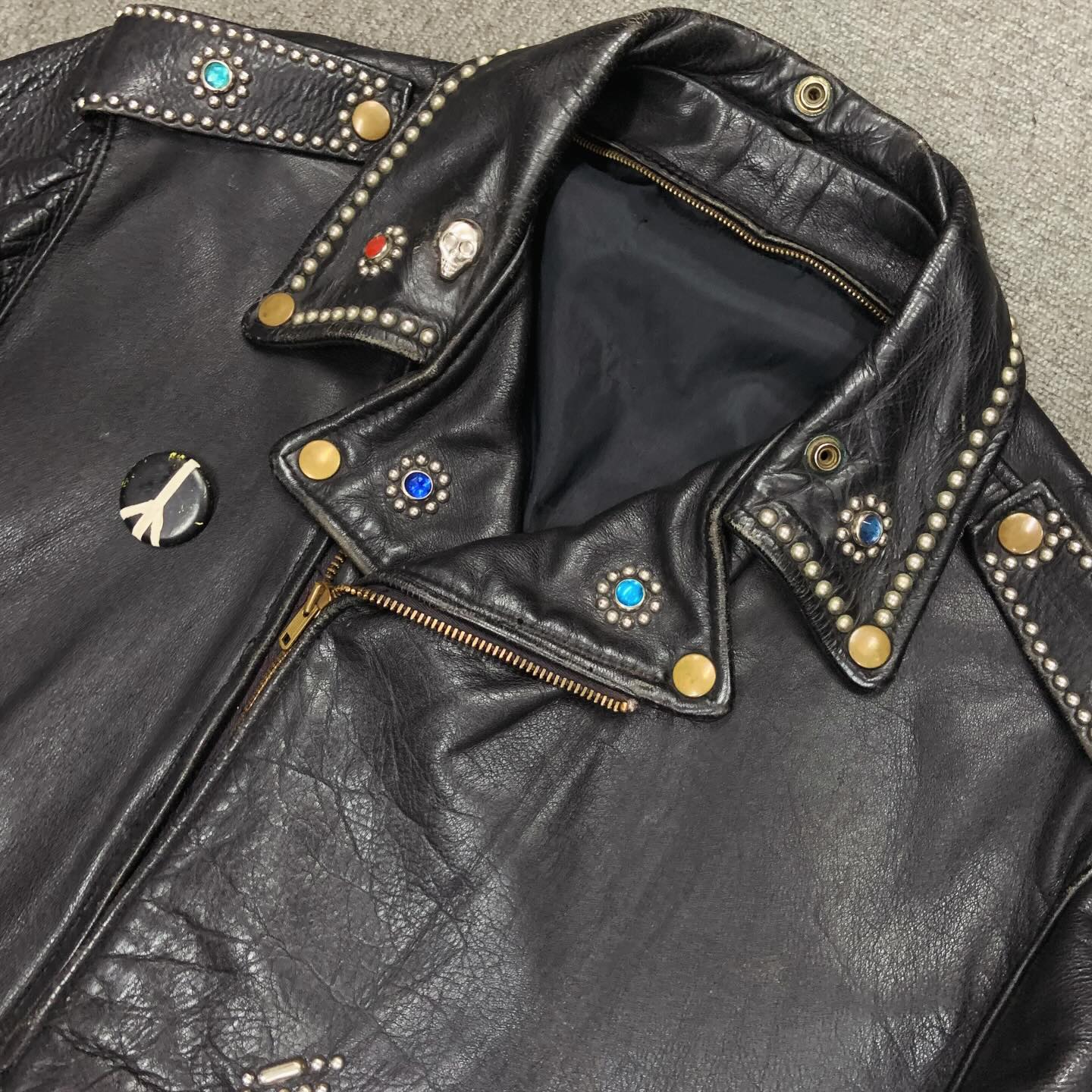 Hundred Buyers Vintage added a - Hundred Buyers Vintage