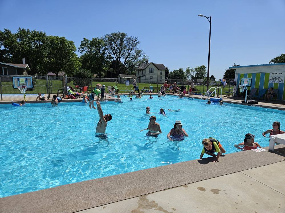 City of Grand... - City of Grand Junction Municipal Pool