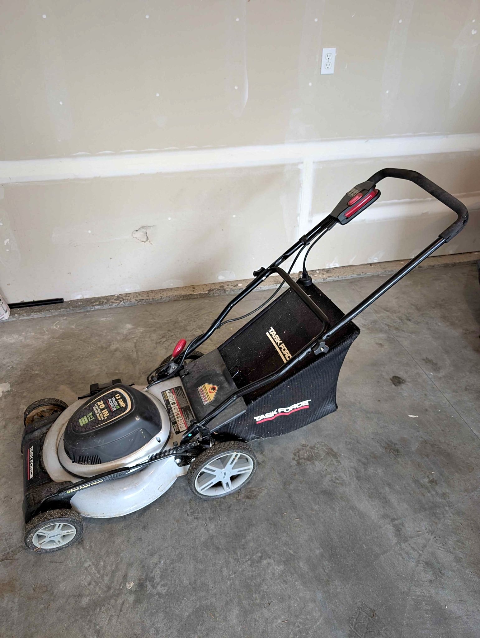 Task Force 20 inch 12 Amp Electric Mower - Lawn Mowers - Redmond ...