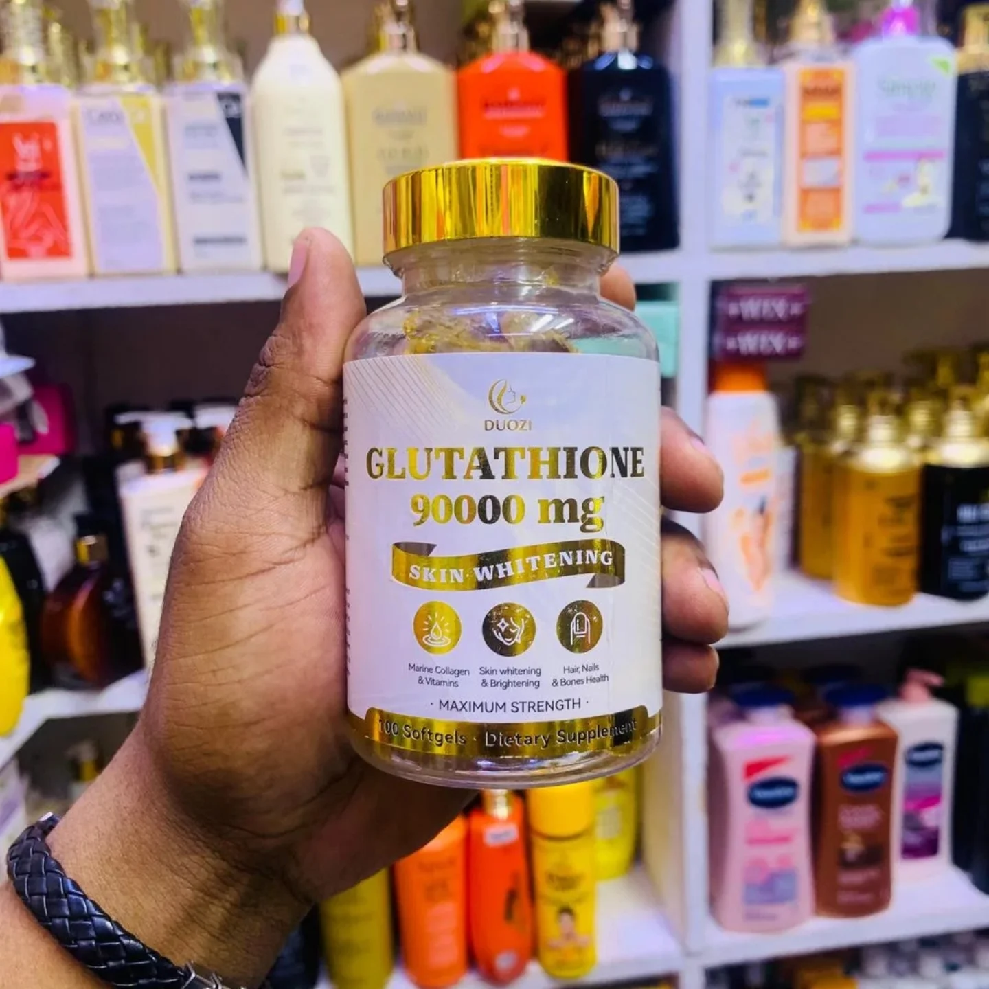 glutathione 90000 mg MATOKEO KWA SIKU 15 😍 DUOZI 90000mg SKIN WHITENING CAPSULE 💥Ngozi Inayong'aa & Ngozi laini kwa Jumla. 💥 Vidonge hivi vyenye nguvu vinachanganya glutathione na antioxidants muhimu kwa: Huboresha ngozi kuwa Concern:Hyperpigmentation