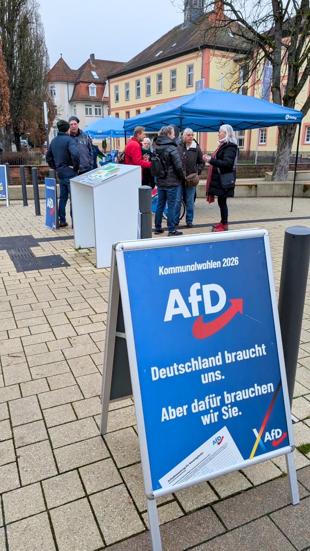 AfD-Kreisverband - Trotz des nasskalten Wetters suchten heute, am ...