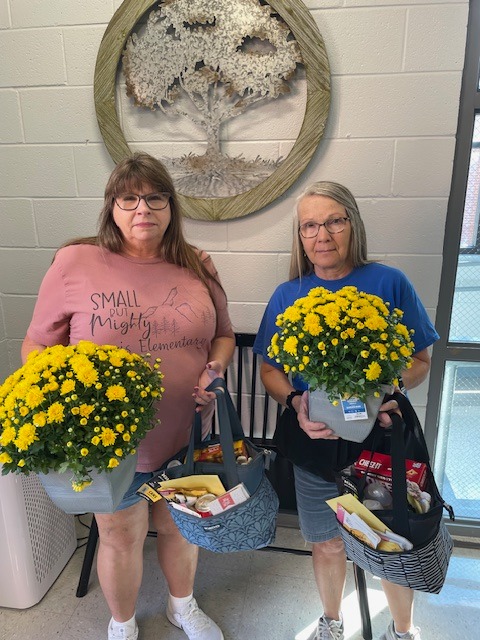 🥳Today we celebrate Mrs. Debbie... - Davis Elementary School | Facebook