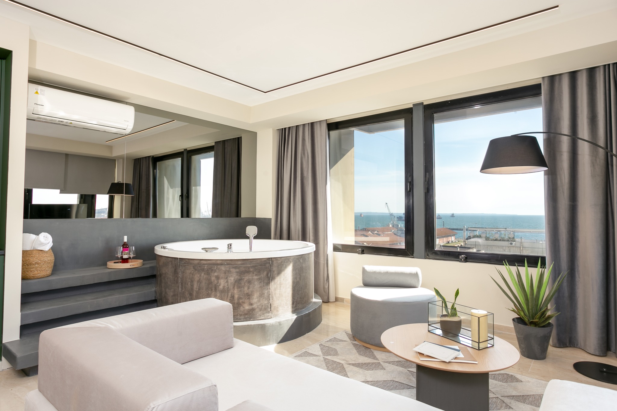View of Sea & the City luxury apartments | Thessaloníki