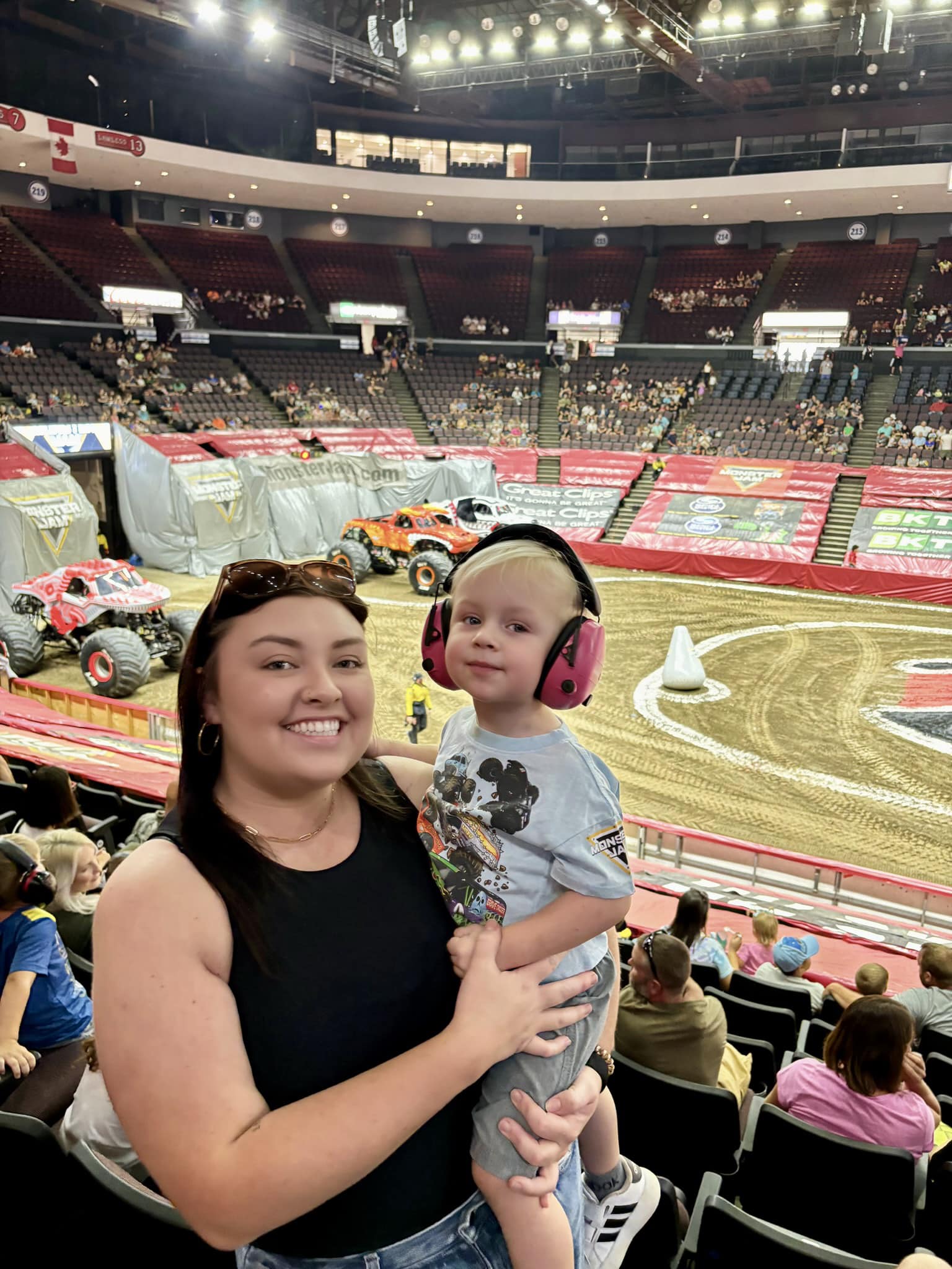 Kentucky - Shout out BIG Happy Birthday wishes to Amanda!! ️ We hope ...