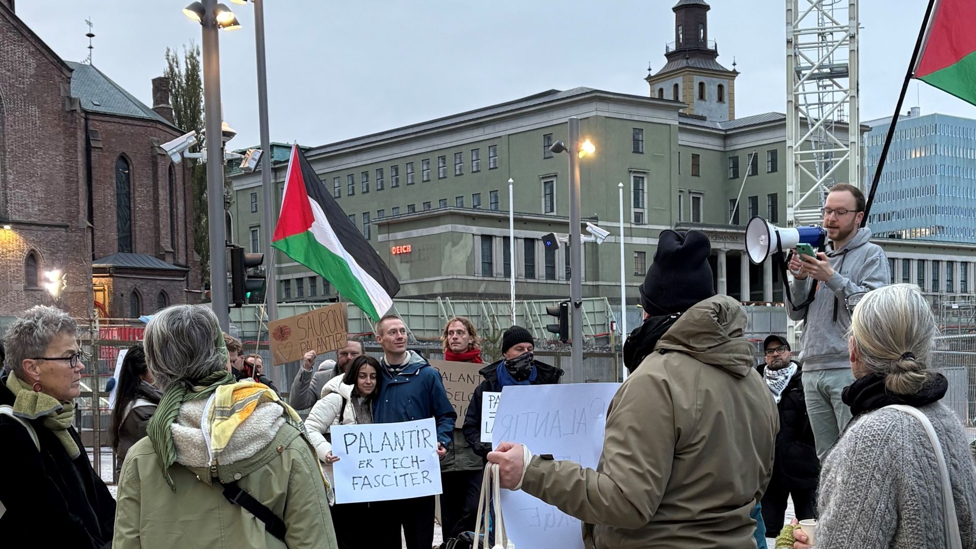 Attac - Vi brukte morgentimene til å protestere mot Palantir i Norge ...