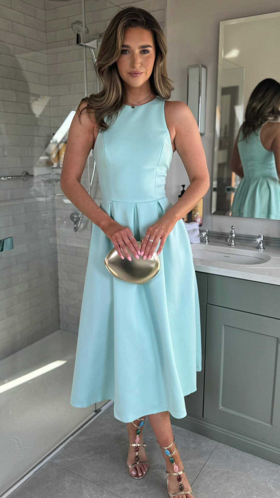 Meet your new minty-fresh fave: this racer neckline skater dress keeps it sporty, swishy, and secretly practical with hidden pockets. 💃✨💚Shop Now: www.getthattrend.com/products/hadley-mint-racer-neckline-pleated-skater- dress