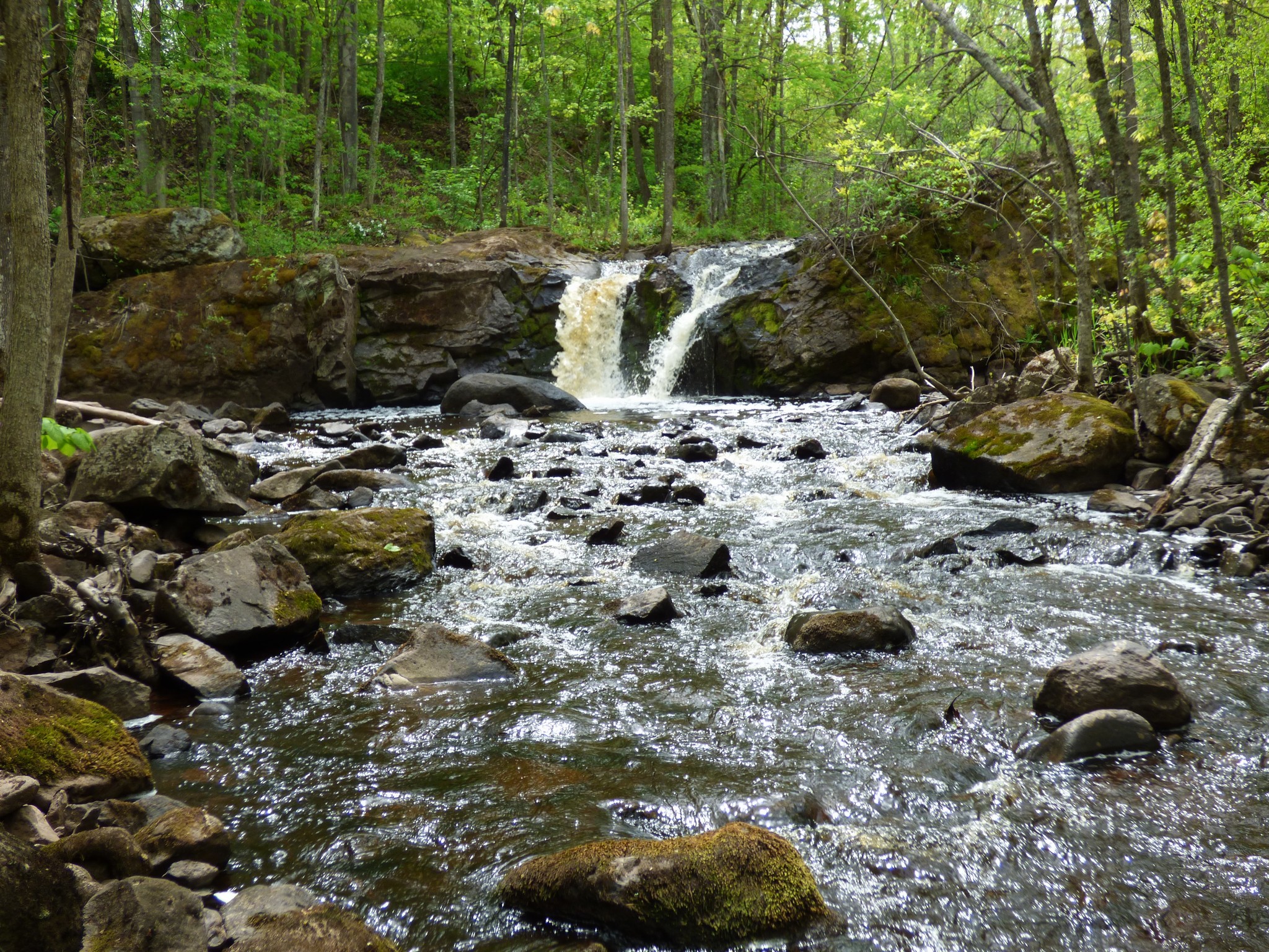 What waterfalls are near Rapid River, U.P. with minimal walking?