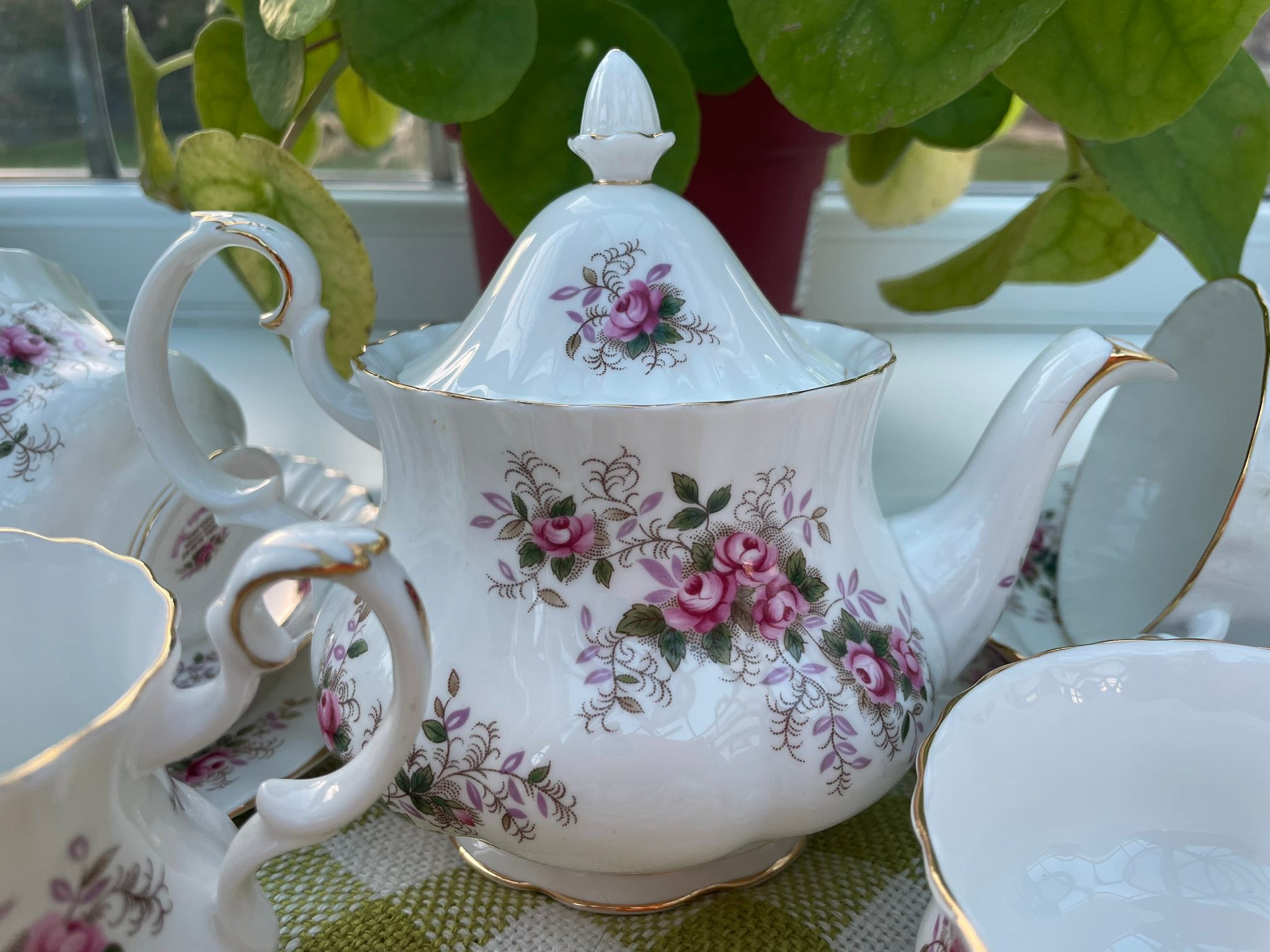 ROYAL ALBERT LAVENDER ROSE
