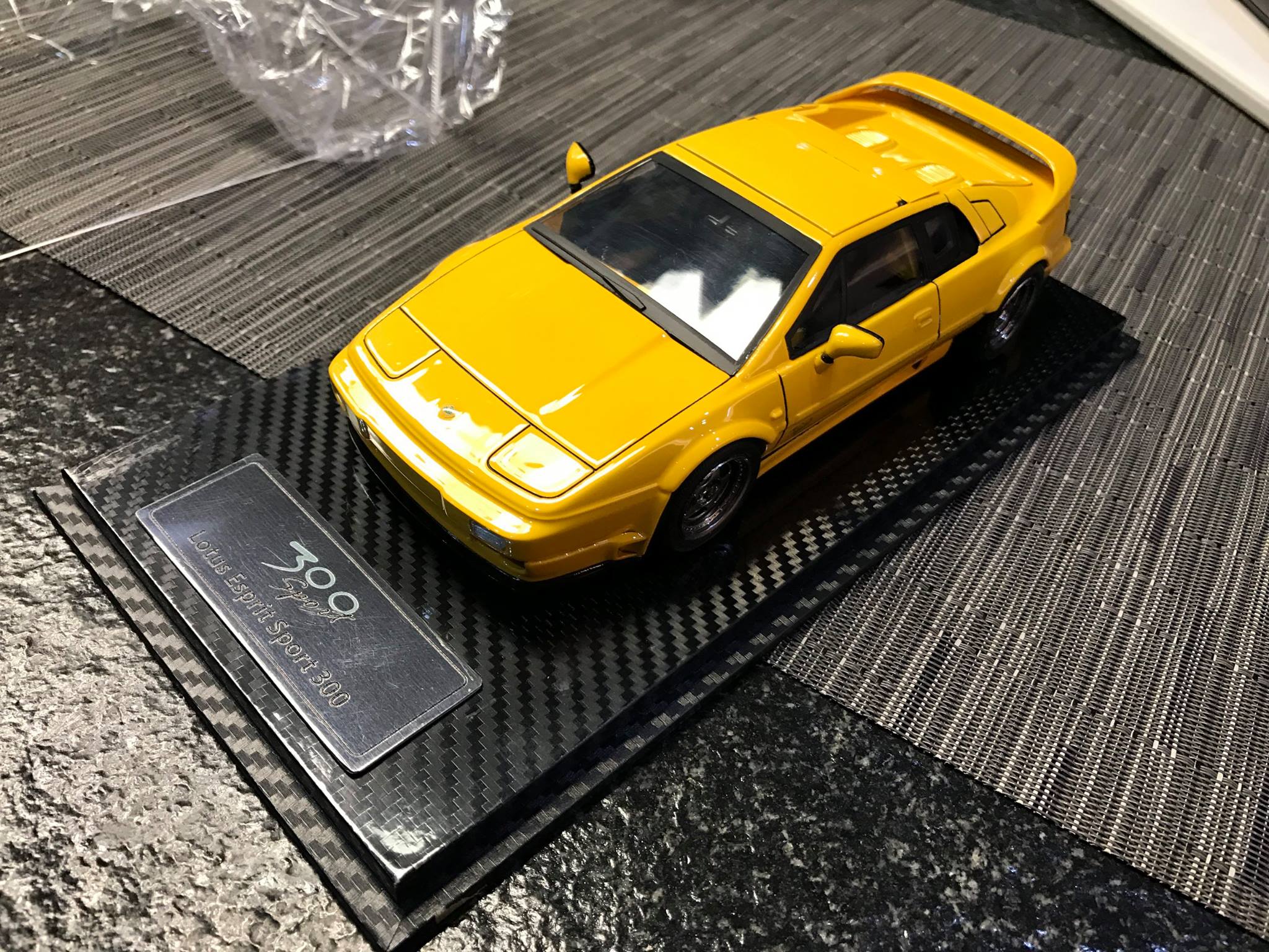 monogram 1:24 lotus esprit sport300 completed