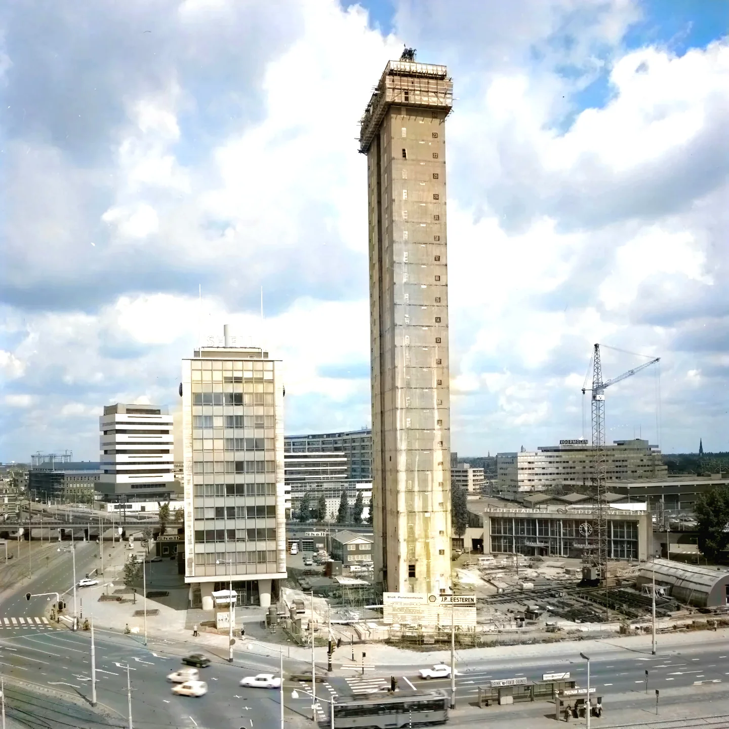 Rotta Historica - Bouw van de Shell-toren aan het... | Facebook