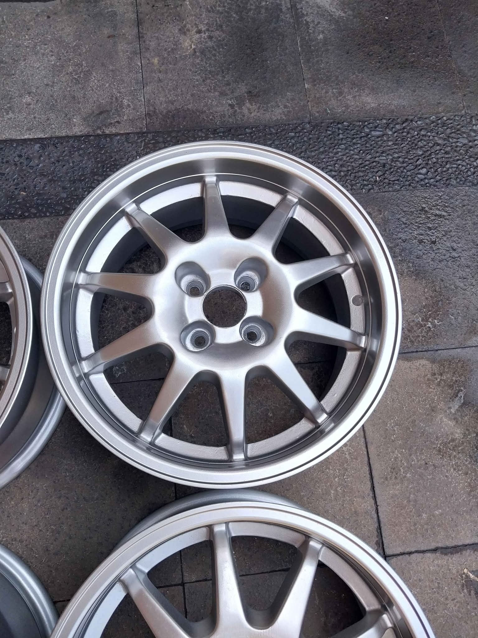 Adoro R16 pcd 4X100 langka original Made in Brazil