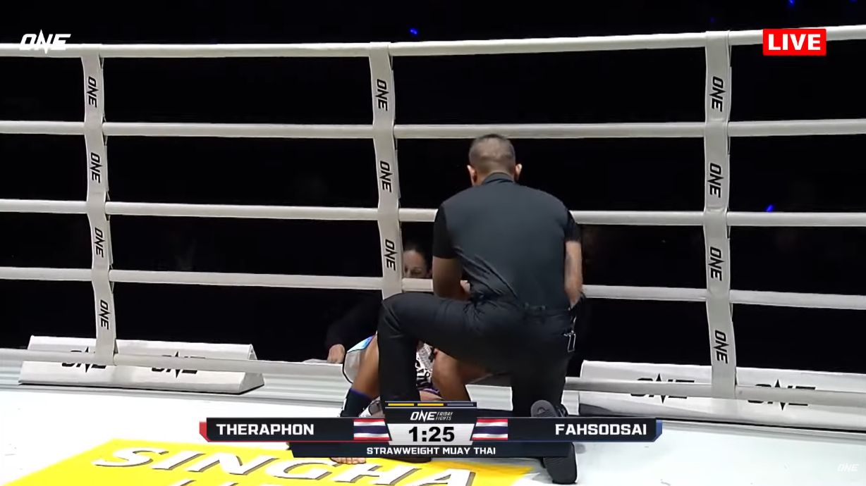 ไม่ได้ดูเลยครับ มาถึงหลับเลย ถถถถถถ... - UFC Thailand Podcast | Facebook
