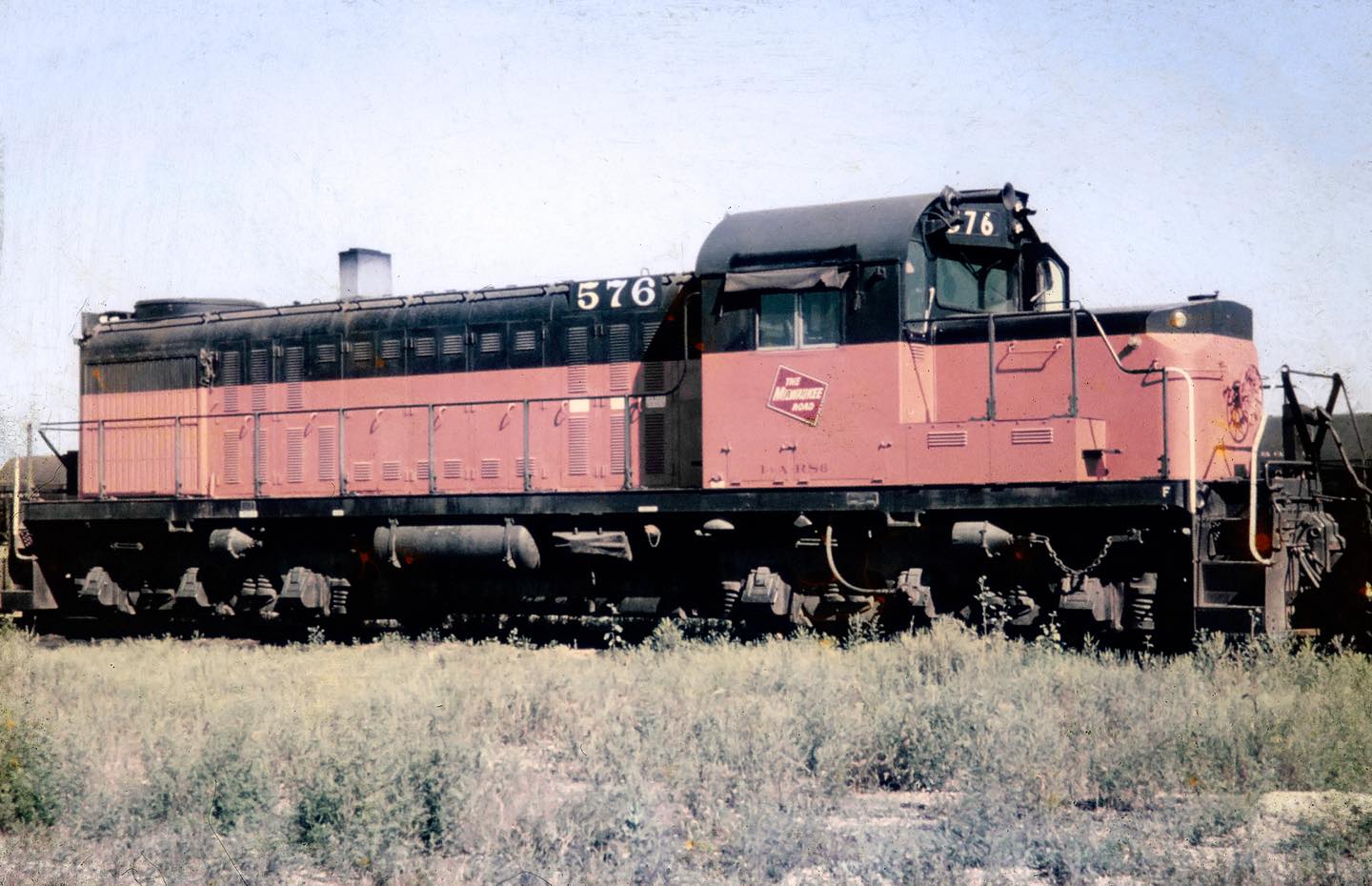 American-Rails.com - One of the Milwaukee Road's RSC2 rebuilds, #576 ...