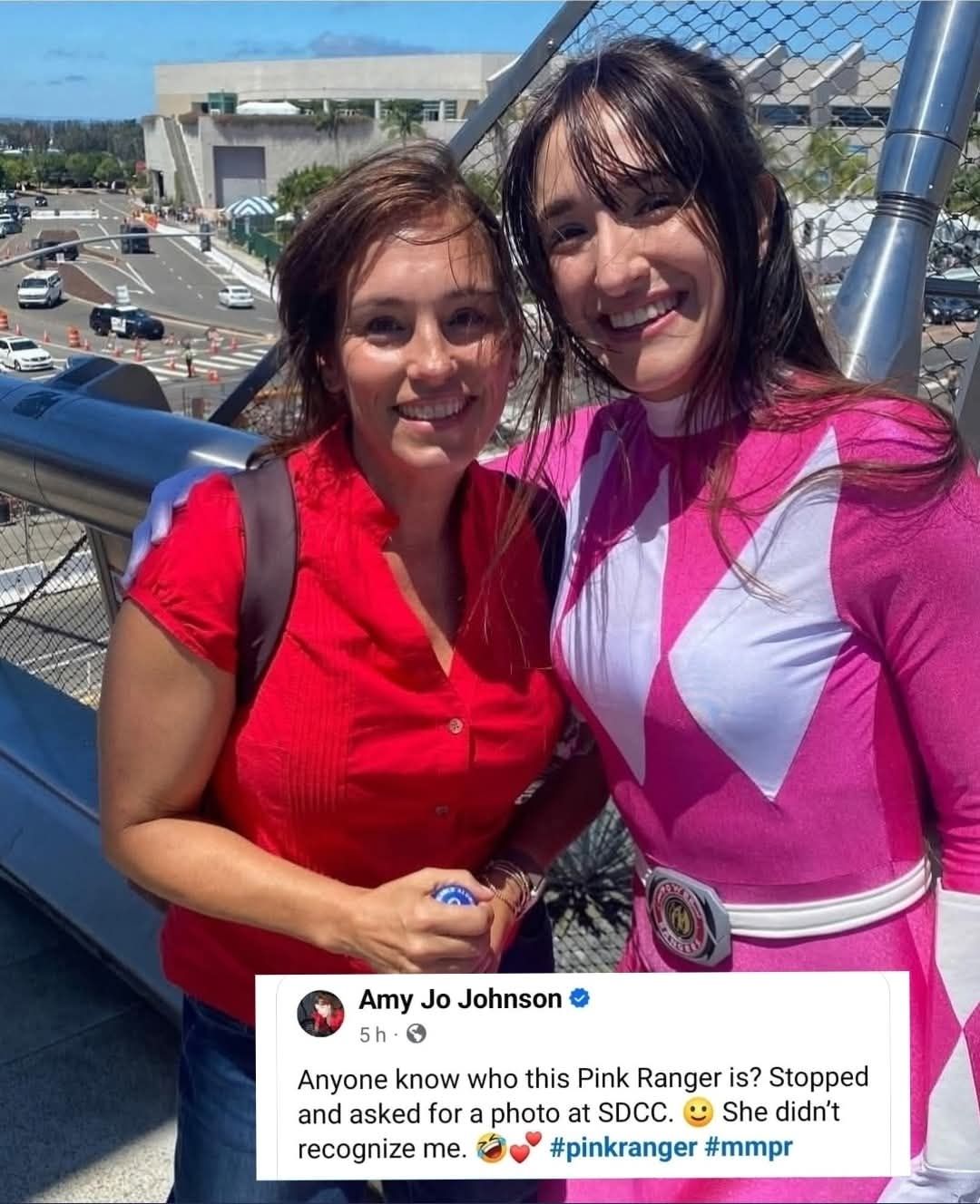 El - Imagínate estar con la Power Ranger rosa original y no reconocerla ...