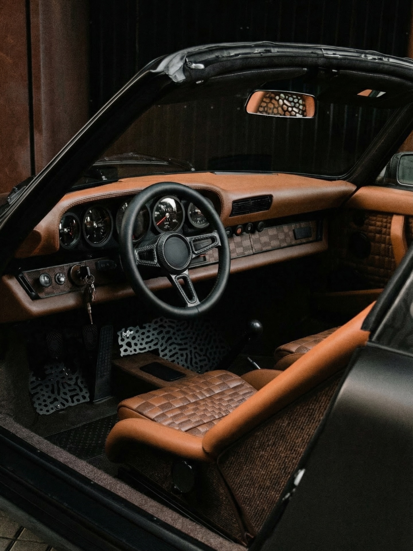 RETRO FUTURA steering wheel. Limited piece of art, handcrafted in 