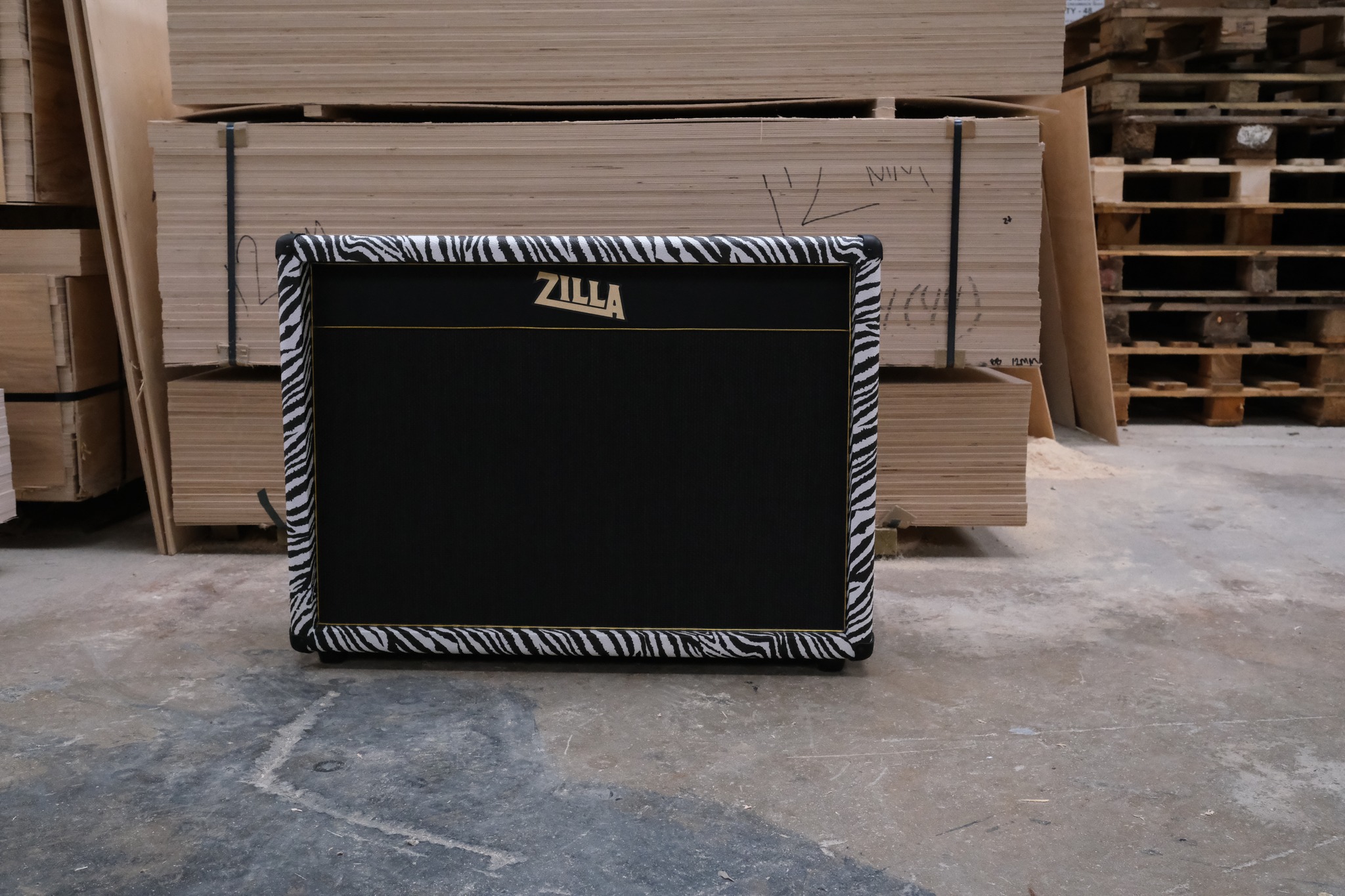 Custom zebra tolex 2x12 guitar cab with black accents