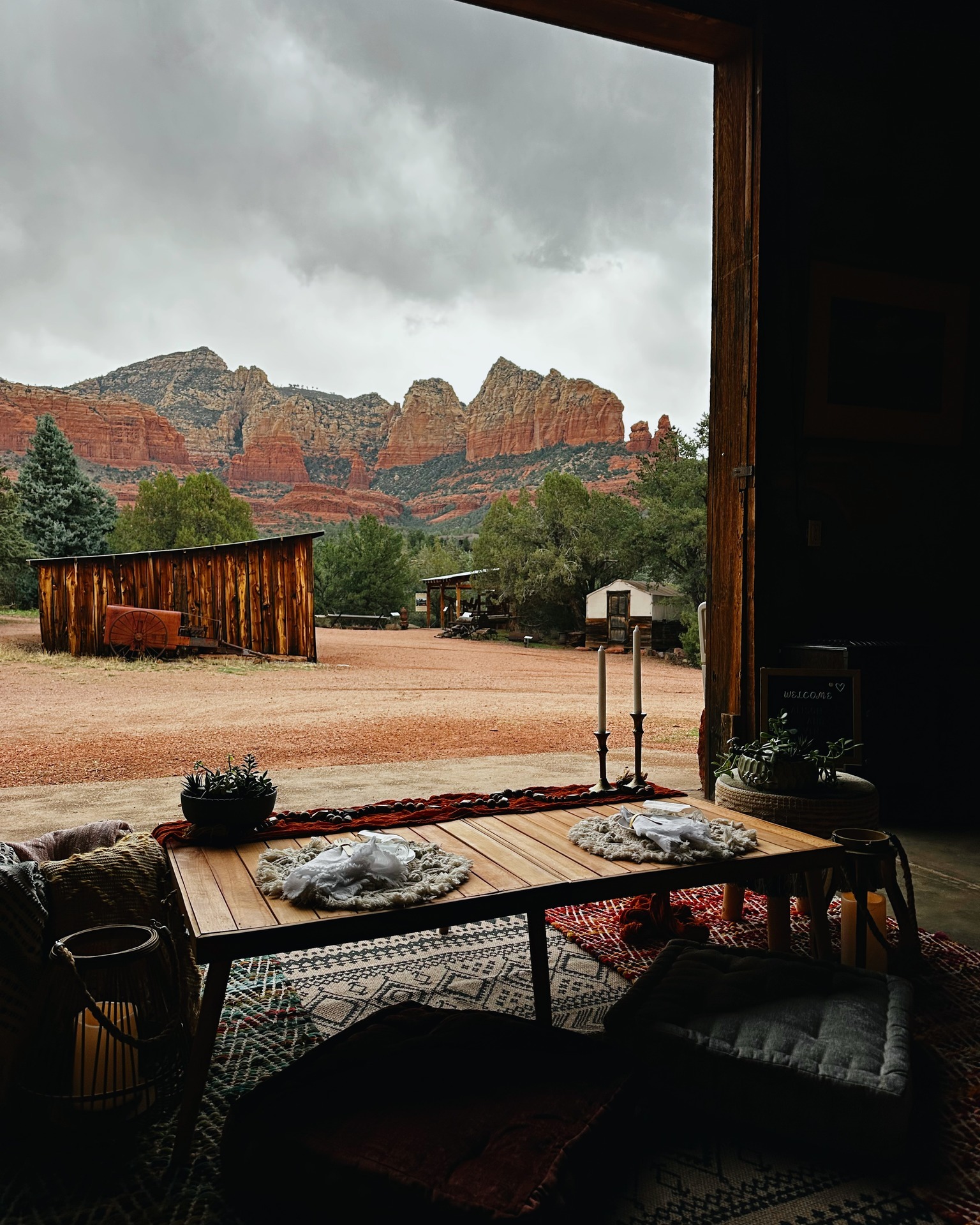 Sedona Picnics - 🌧️ Picnic in the Rain → Sedona Magic ☔️... | Facebook