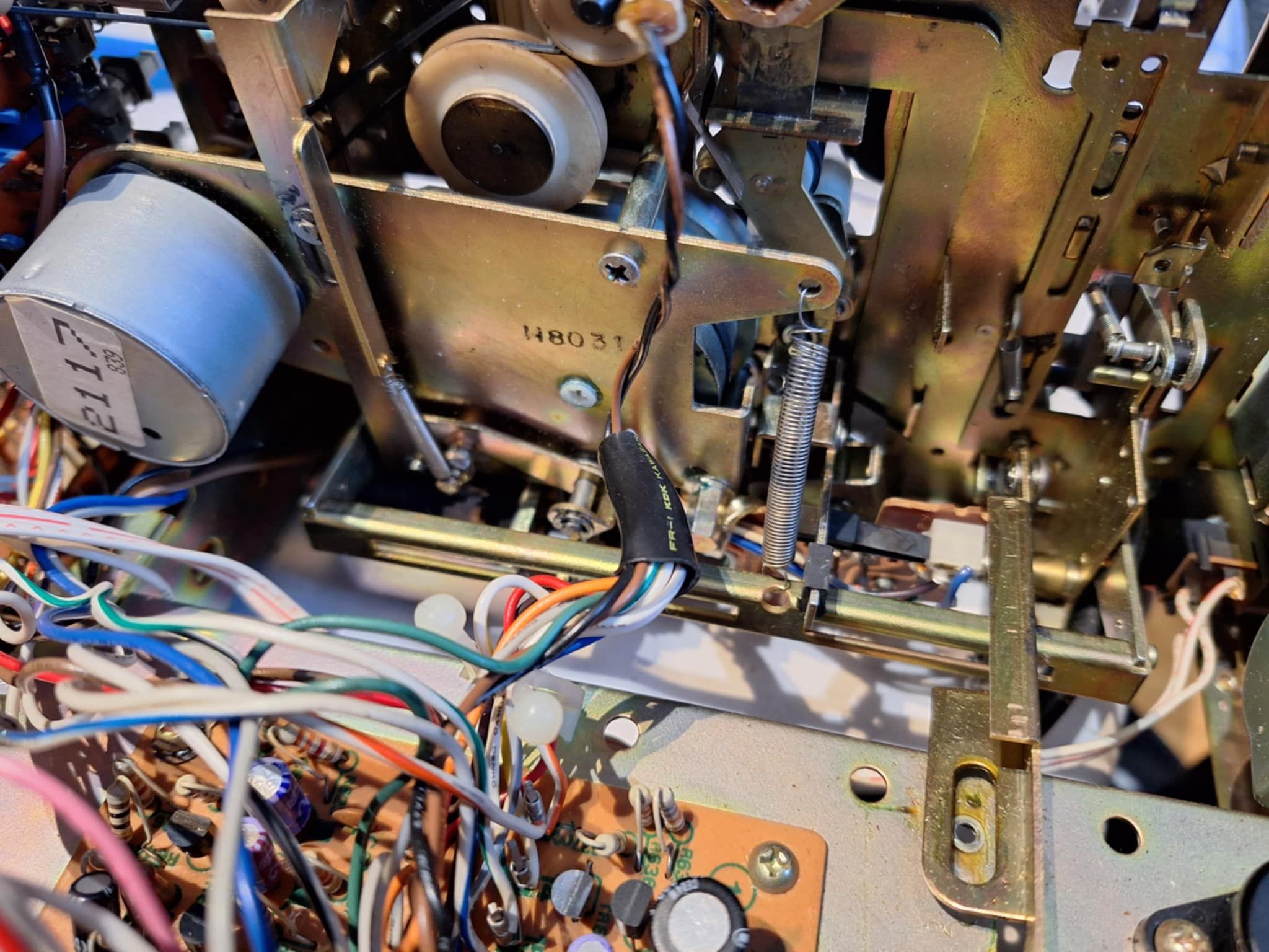 Just to share a few photos of full service for Sansui sc2110 deck