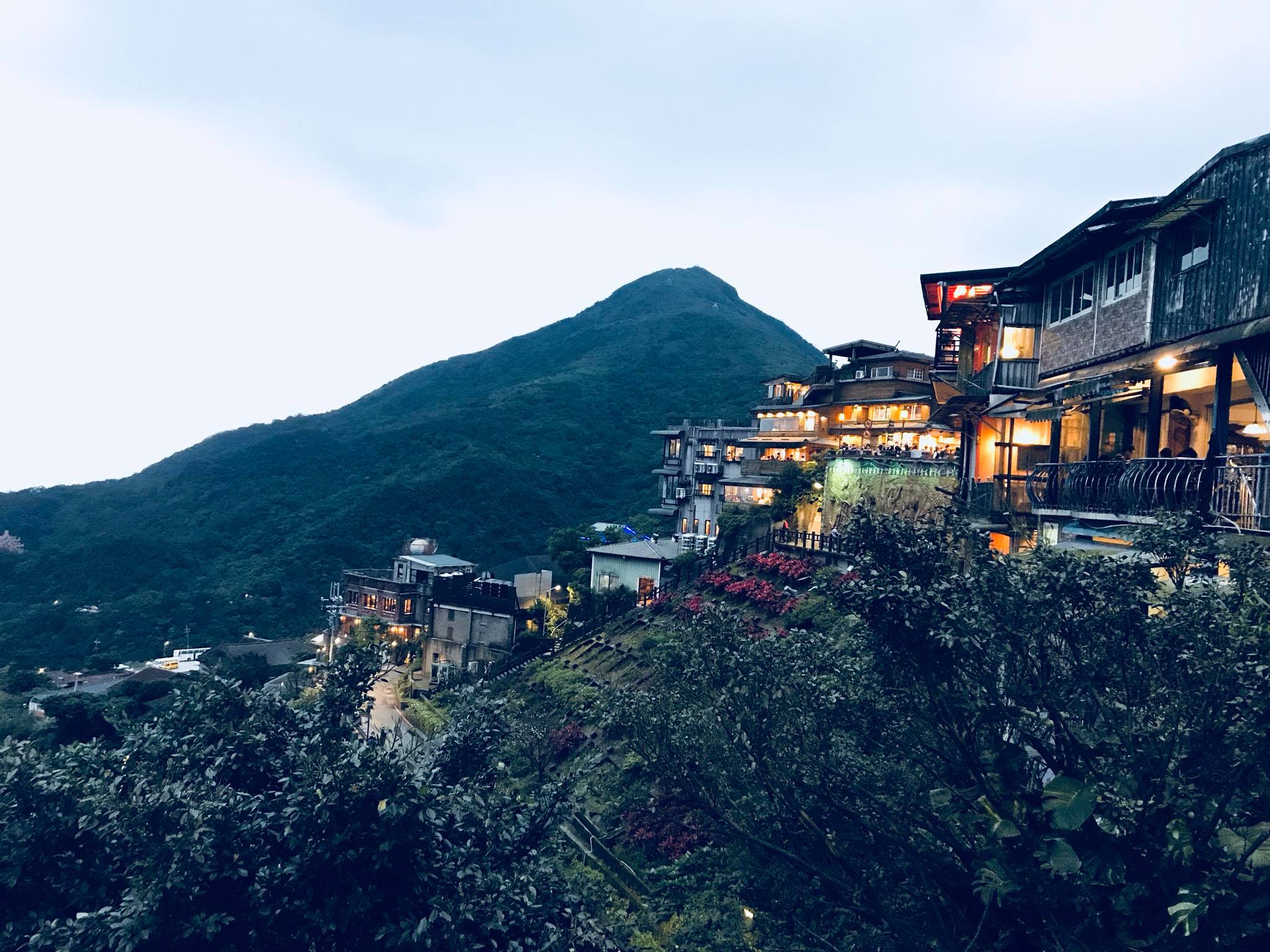 很多年沒去了 沒下雨的九份 Into The Wild 流浪記 Facebook