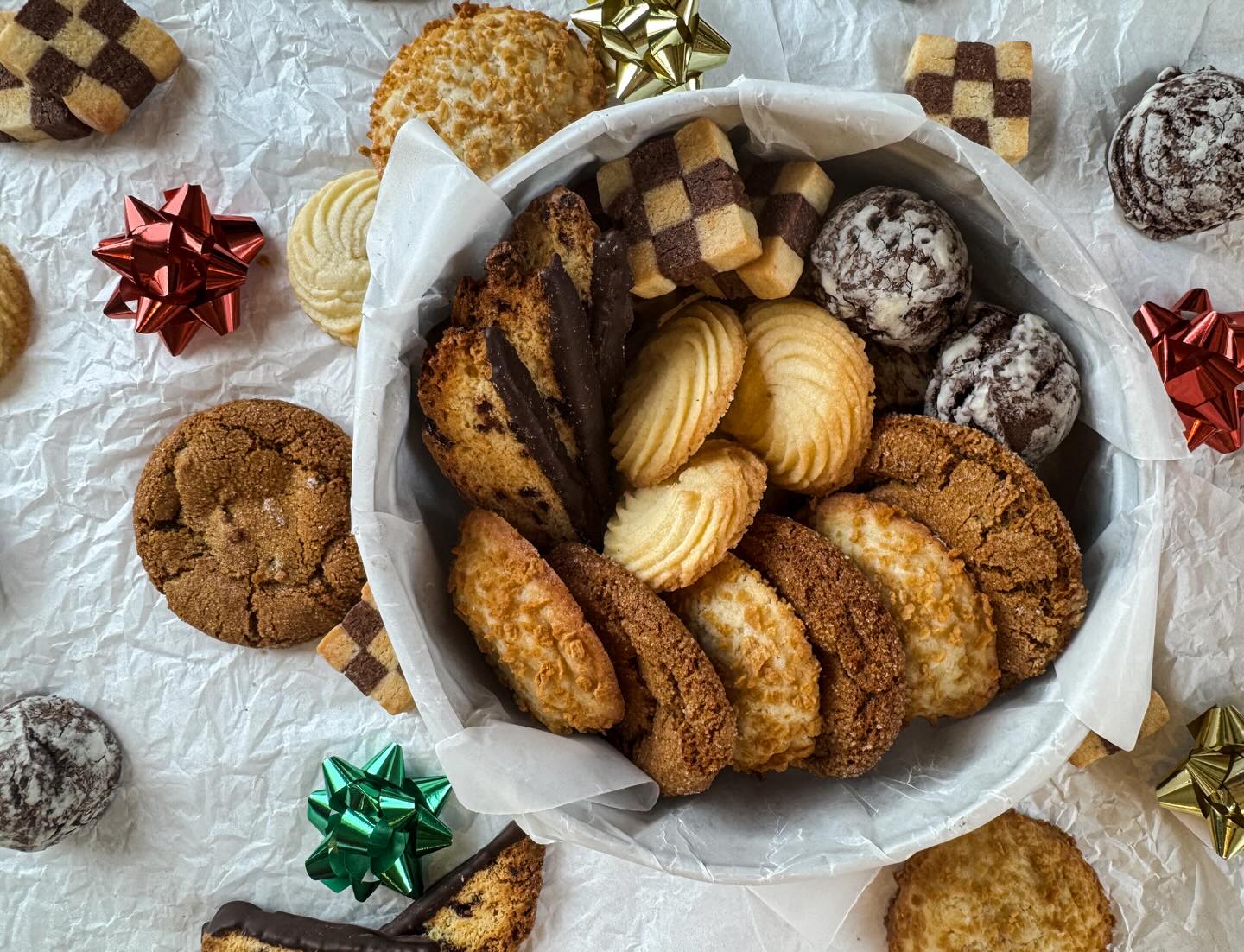Our Bonne Maman® Gift Set Cookie Tin is a festive and delicious