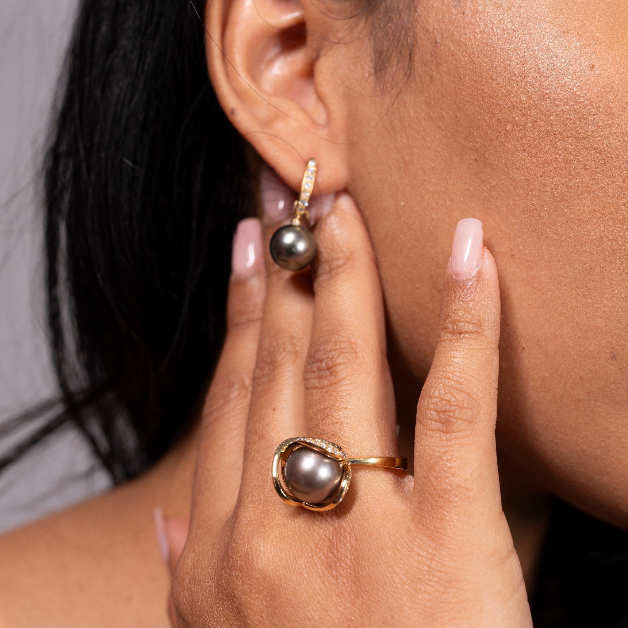 Bague En Or 18 Carats Avec Saphirs Et Perle - Taille 47 Occasion