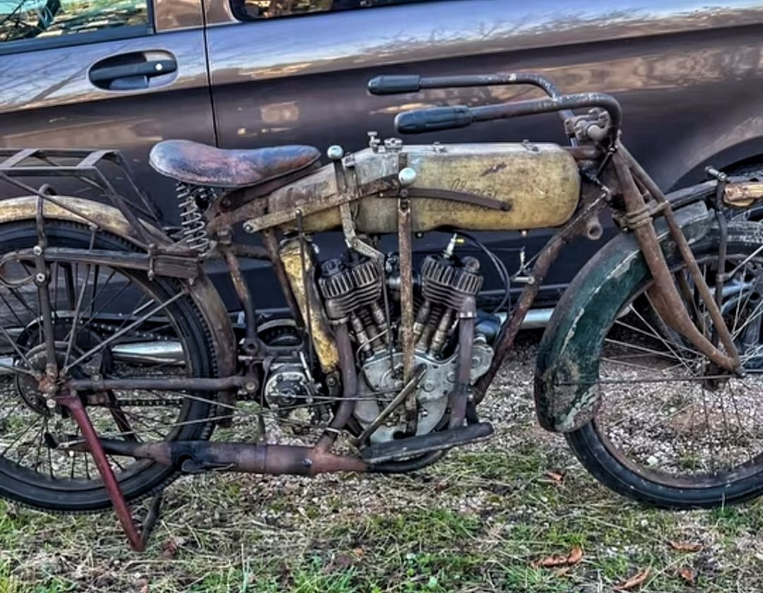 OLD - 1917 Indian PowerPlus 💙❤️🖤