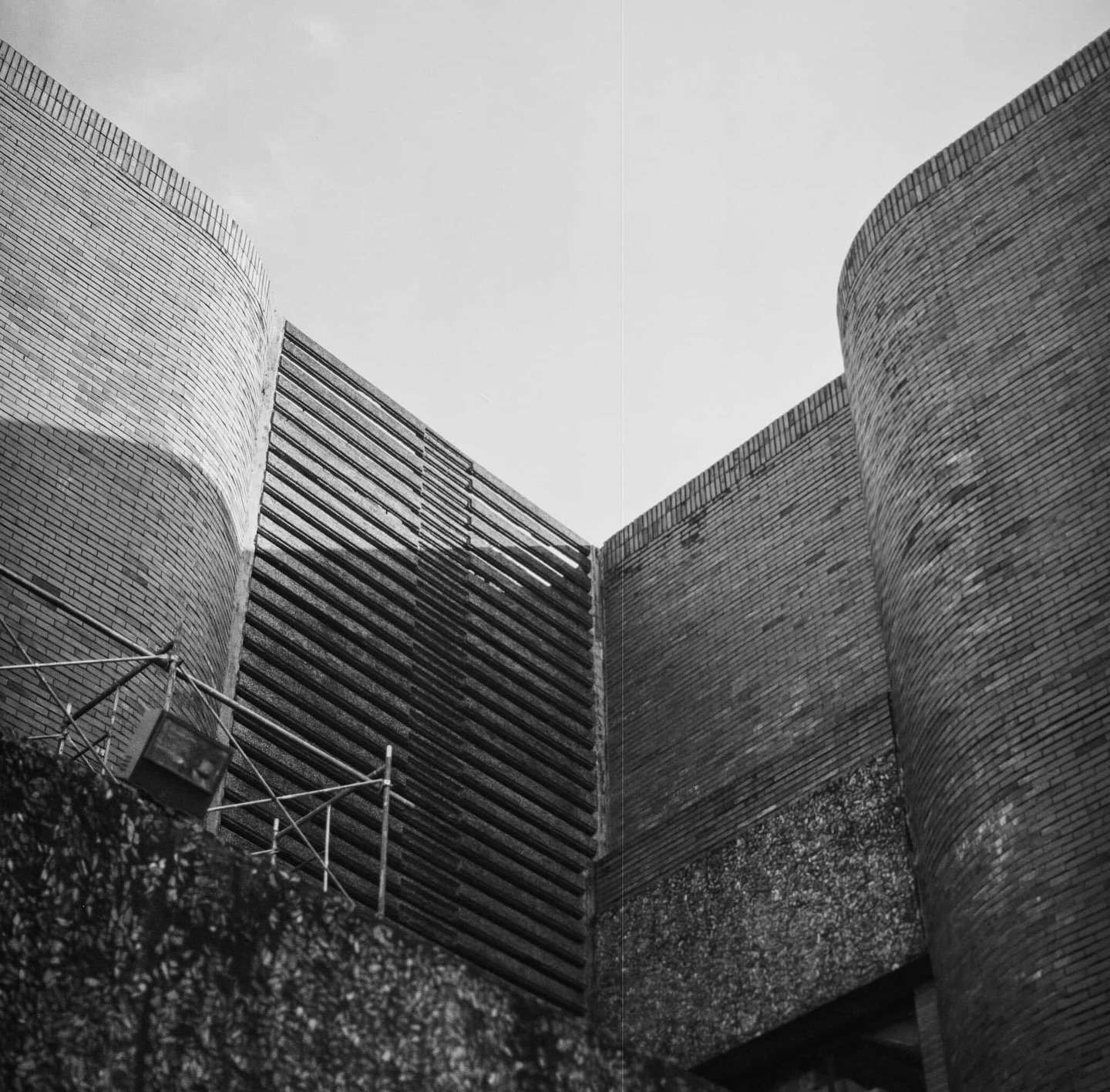Brutalist Pilipinas - St. Andrew the Apostle Church Leandro Locsin Bel ...