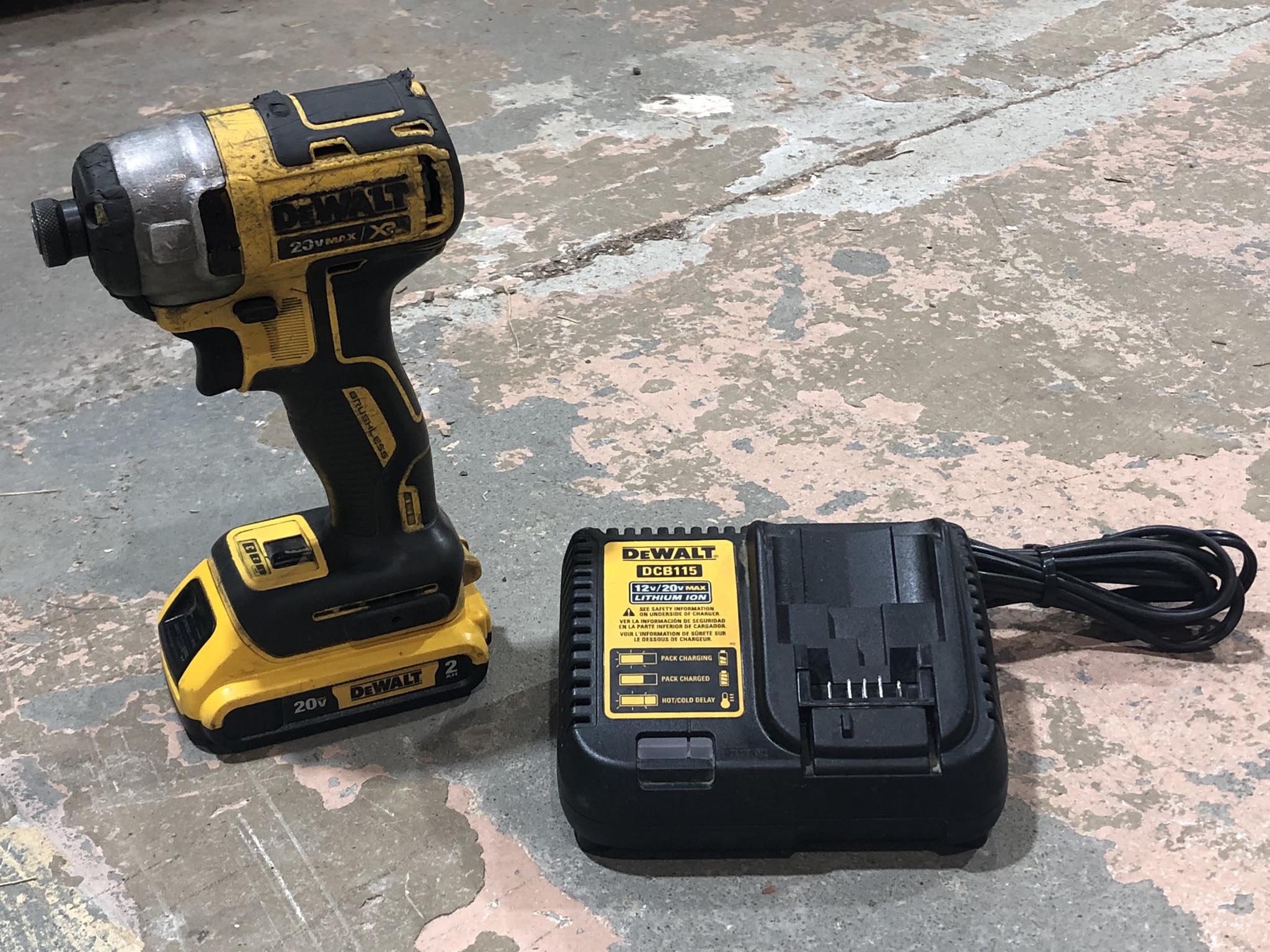 DEWALT DCF887 20V MAX XR Brushless Impact Driver Kit - 205Nm Torque, Includes 6.0Ah Battery & Charger-458533
