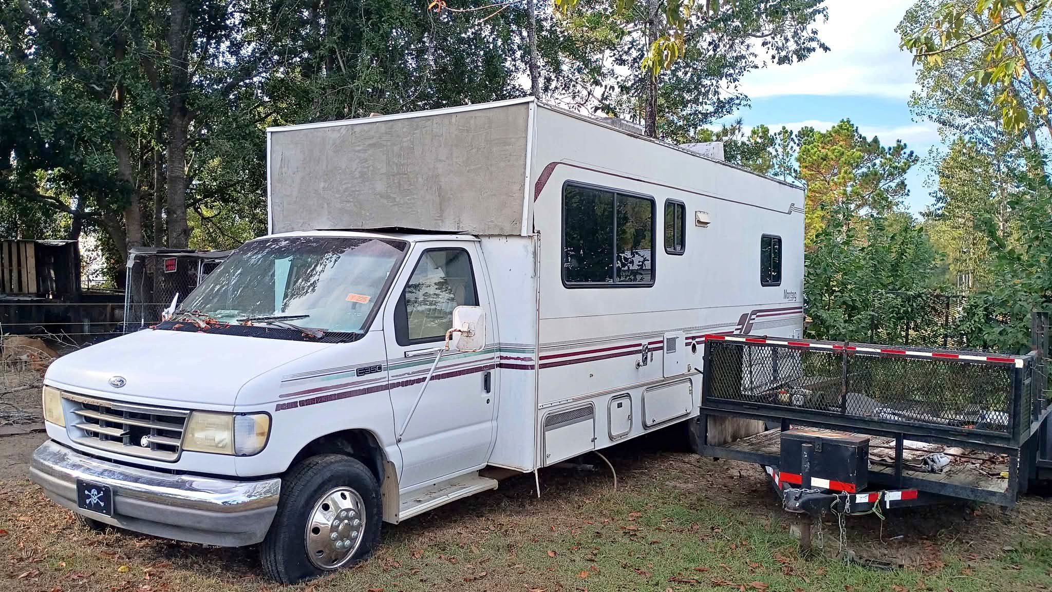 1997 ford rv run needs inside TLC and some work does run clean title ...