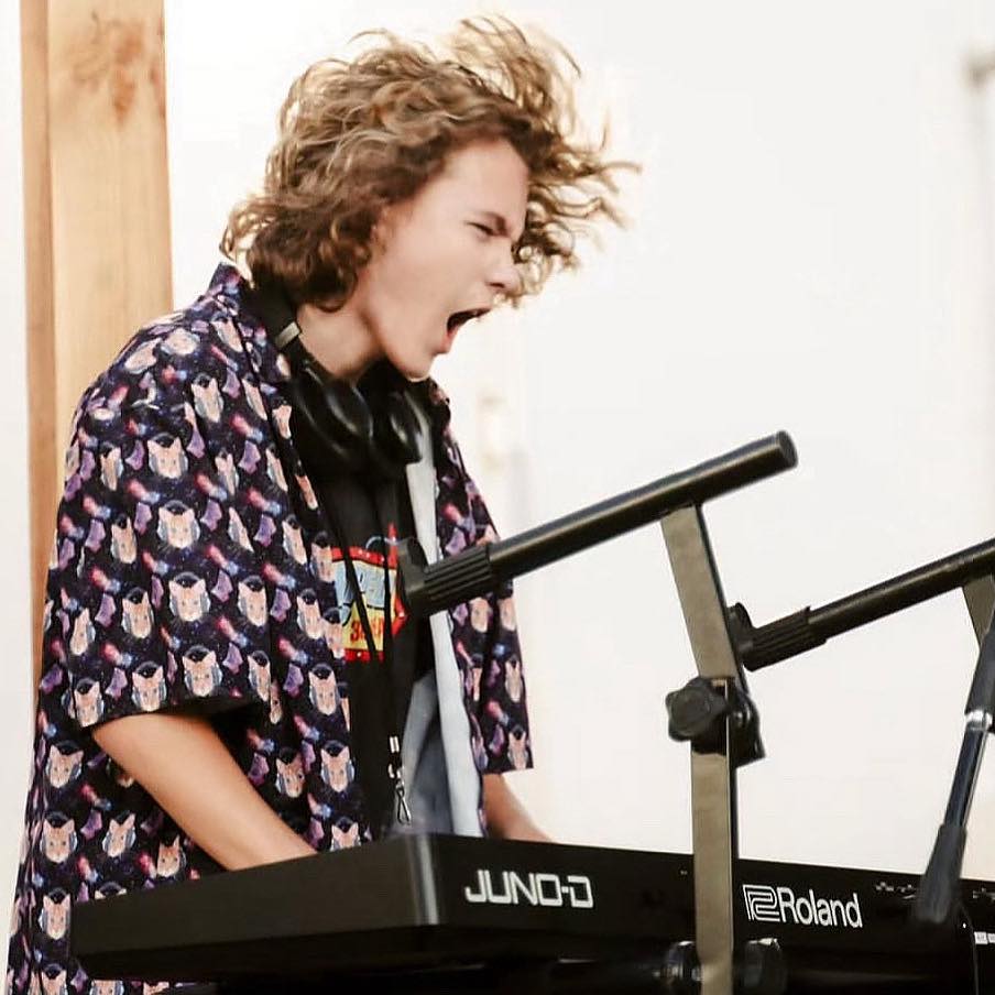 School - 🎹 From classic rock riffs to modern pop melodies, our keyboard ...