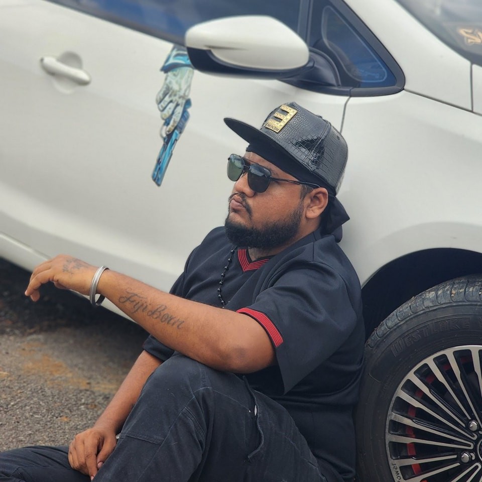 IYo FiJi BoRn