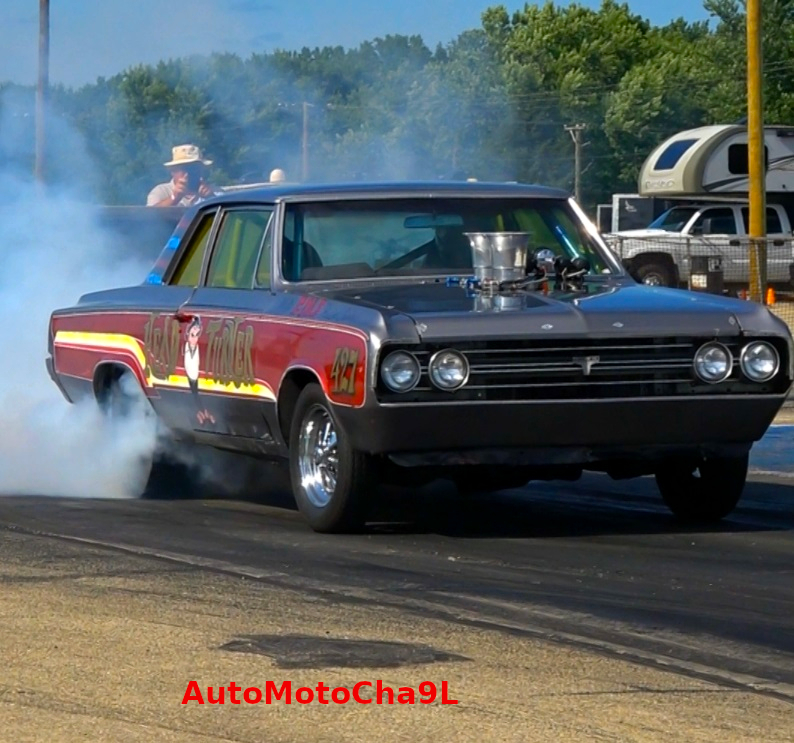 1964 Oldsmobile F85 Cutlass at Byron Dragway 🏁