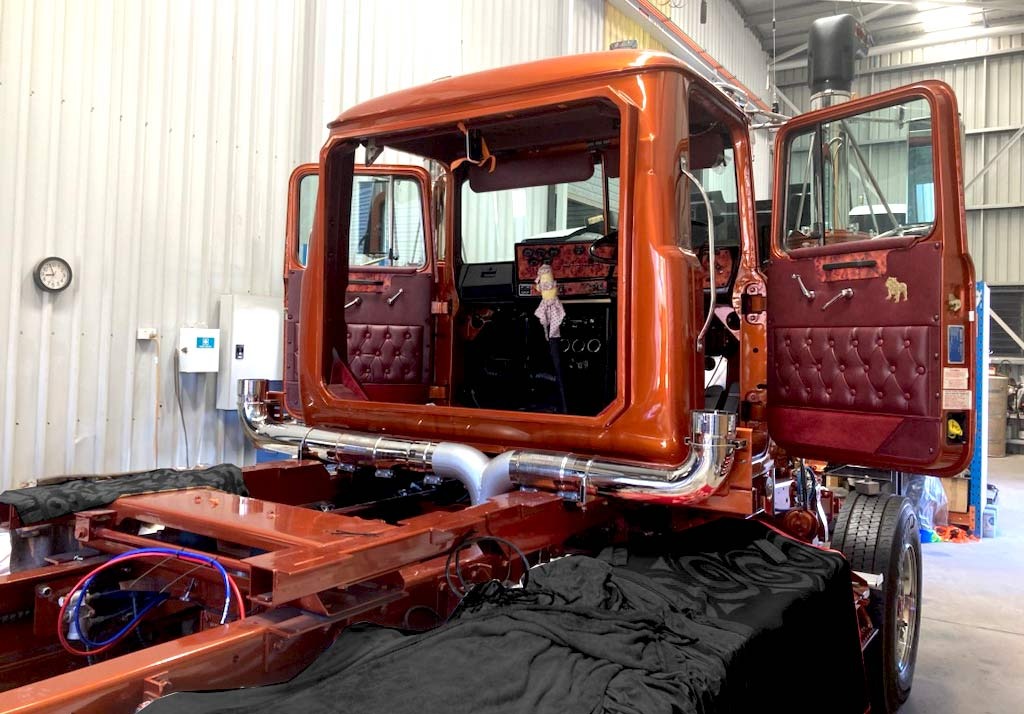 Seats R Us - 🚛 Sleeper Cab Air Suspension Kit for Mack R... | Facebook