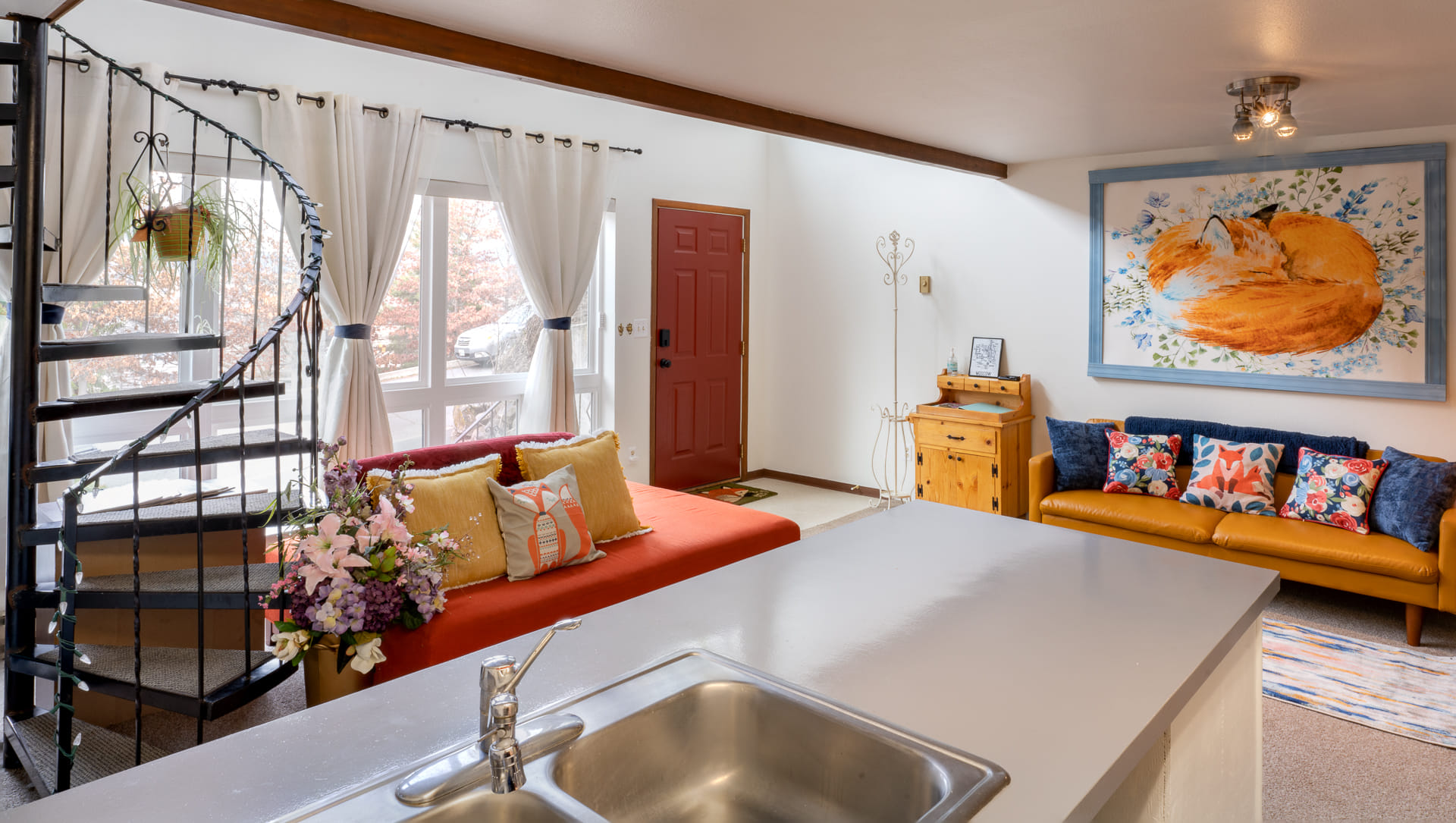 Foxhole Airbnb Moscow Moscow ID