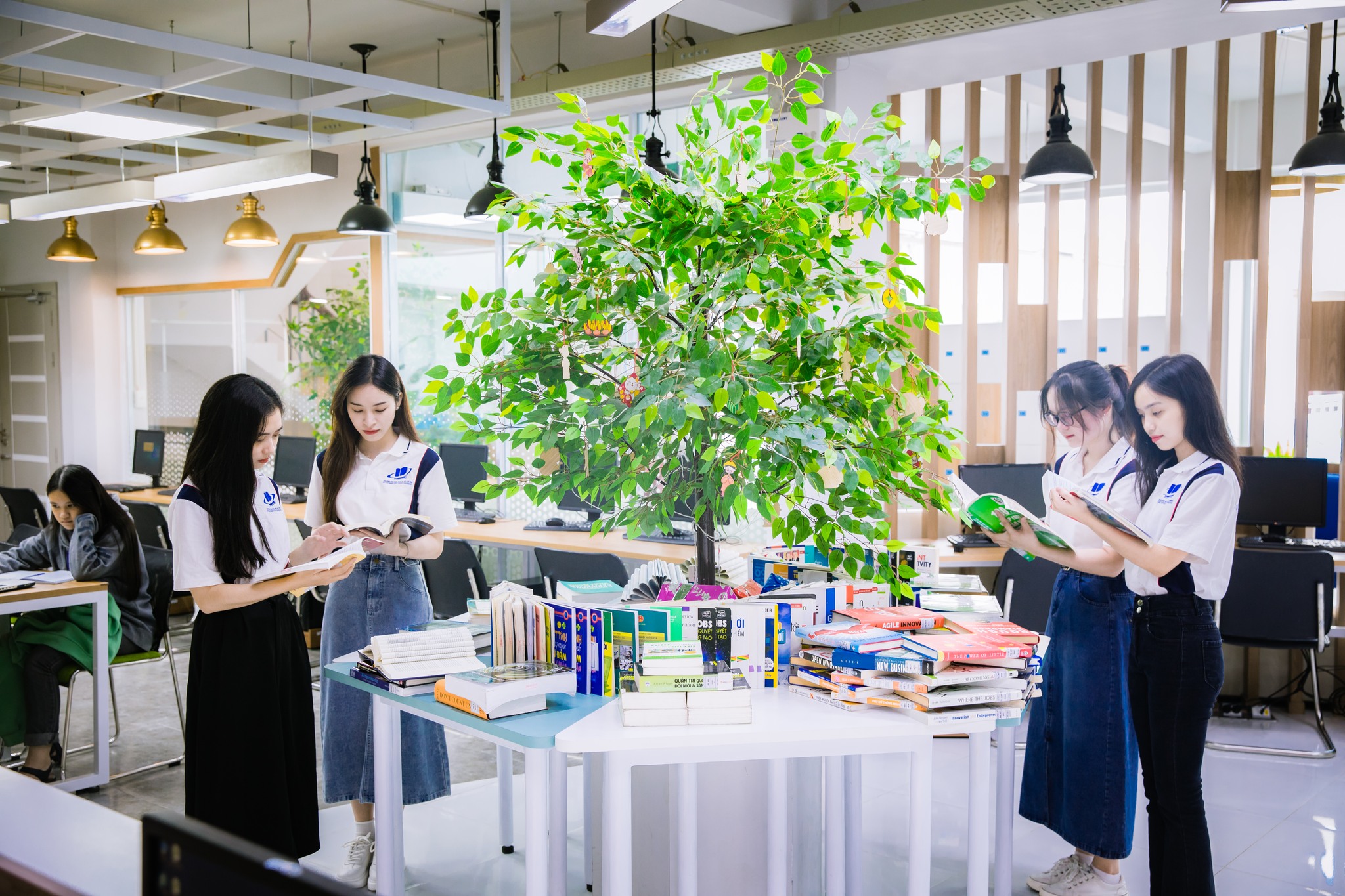 COL Team - CLB Truyền thông Khoa Luật - OU | Ho Chi Minh City