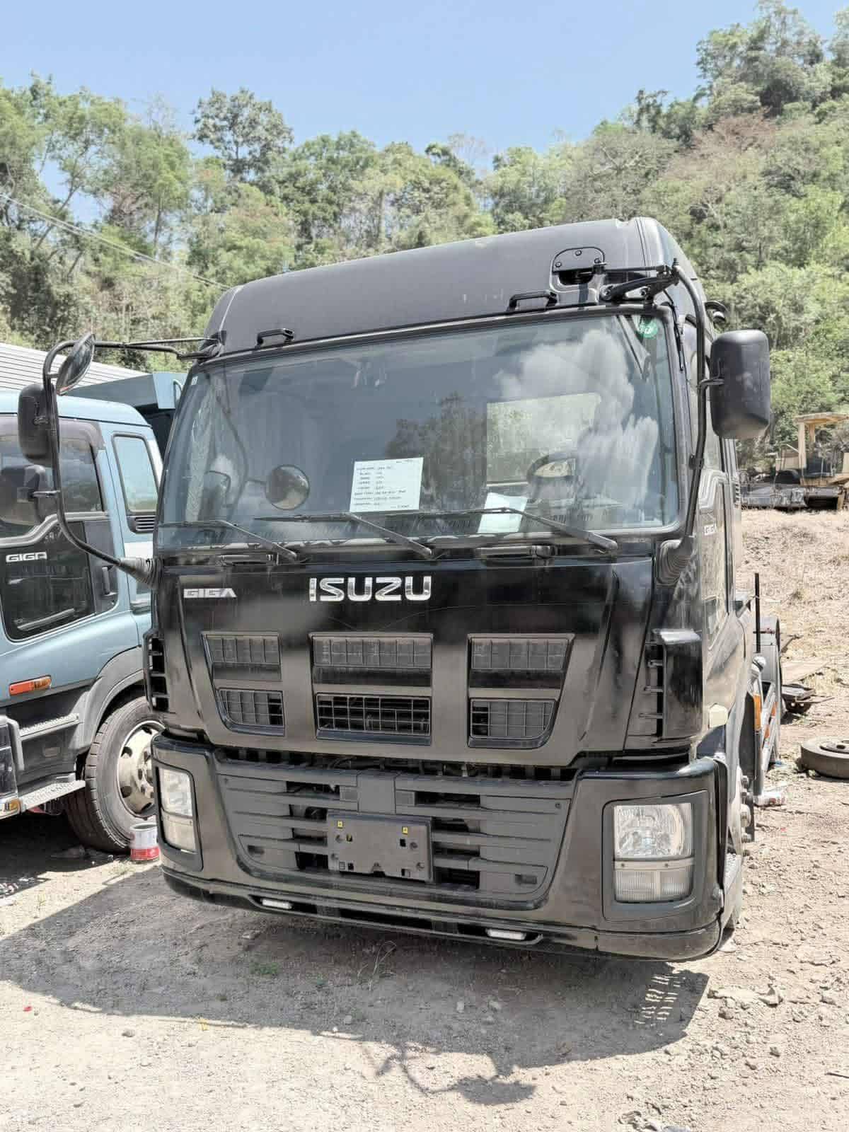 LF 6sd1-2 computer box. ISUZU 1801114330 33 4 4330 275800 275800 