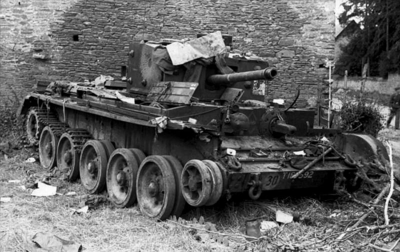 TankHistoria - British Cromwell staff tank (Mk VIII Cromwell) of ...